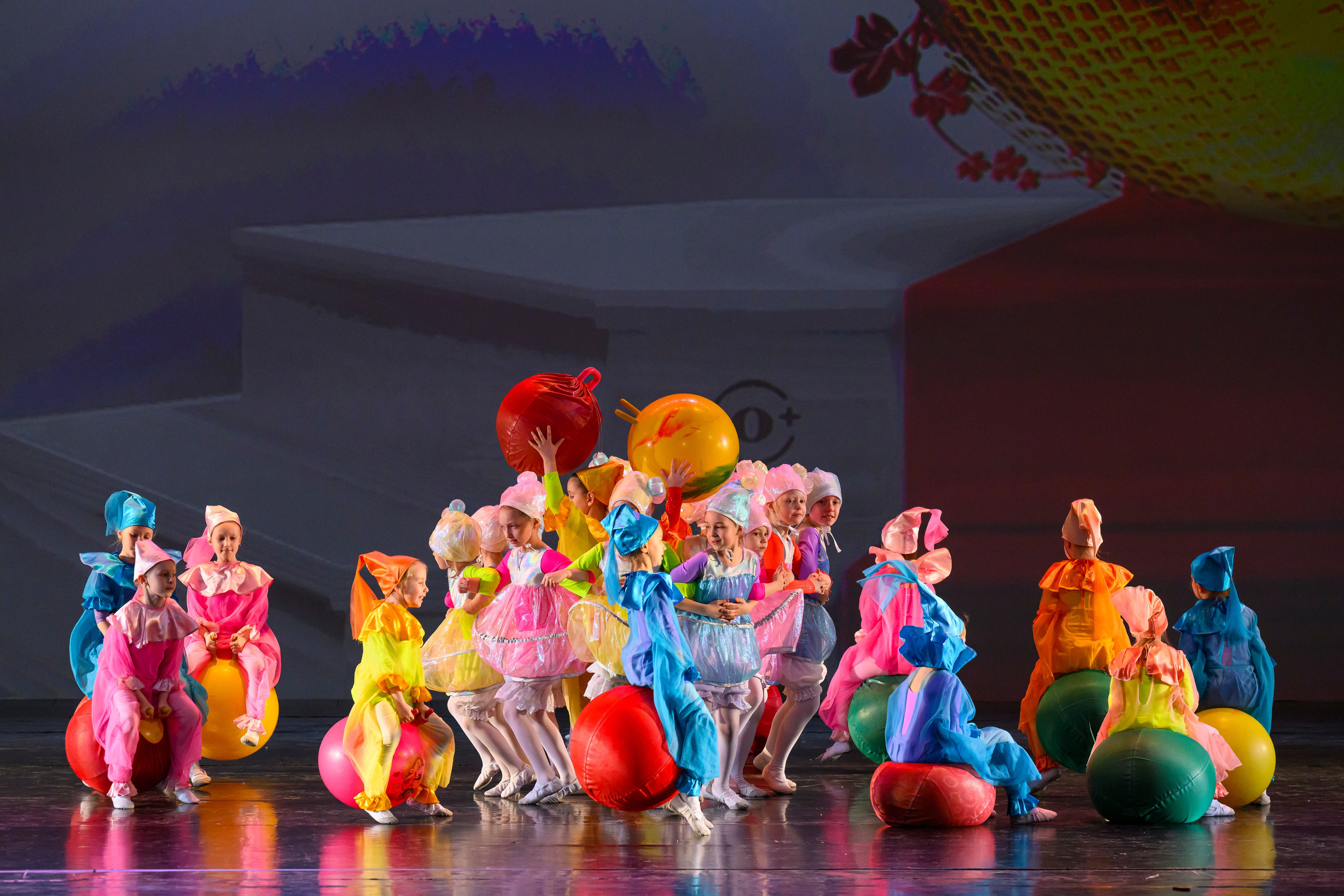 23 апреля, часть 1, БКЗ Октябрьский, г. Санкт-Петербург. Золотое яблочко