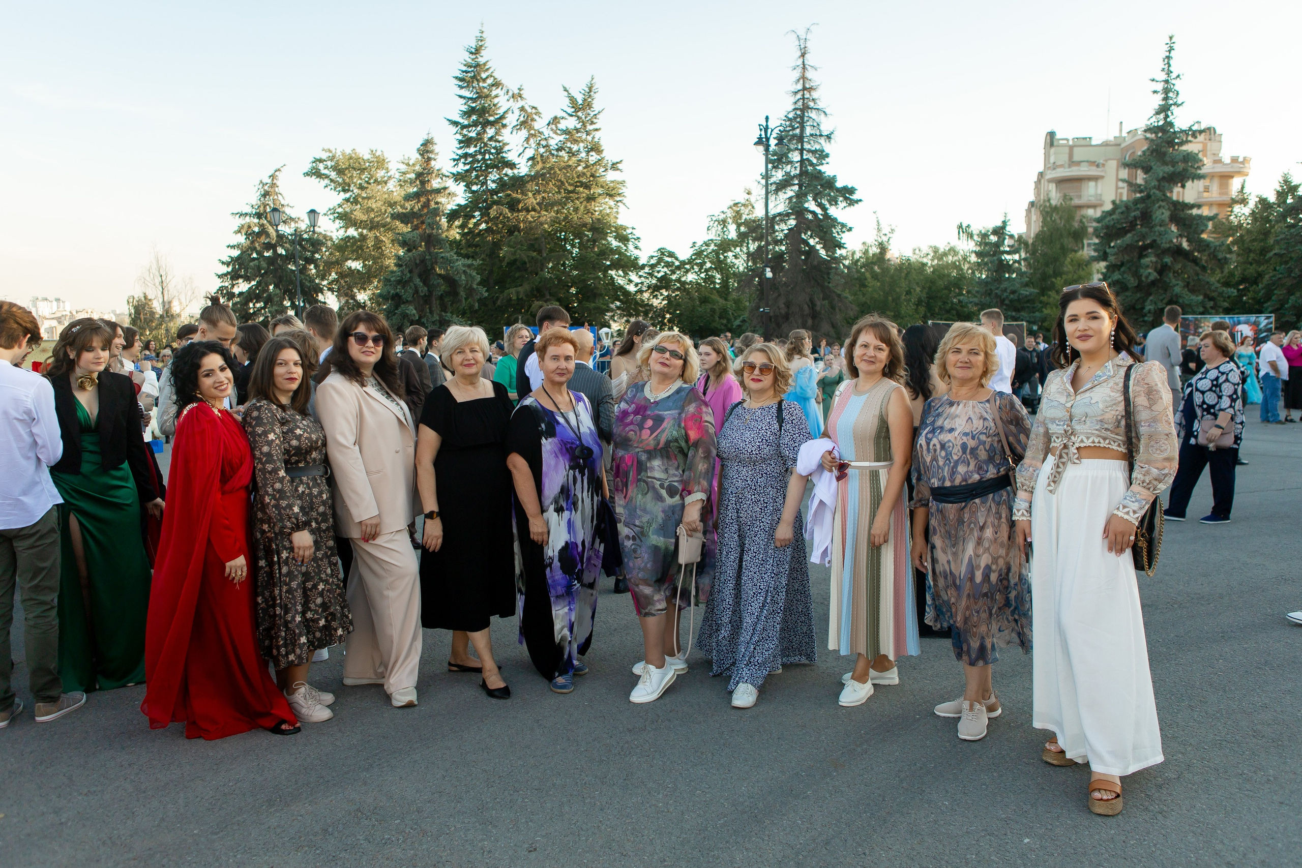 Выпускной Гимназия 12 2024 г. Свадебный и портретный Фотограф в Липецке Дмитрий Котюков