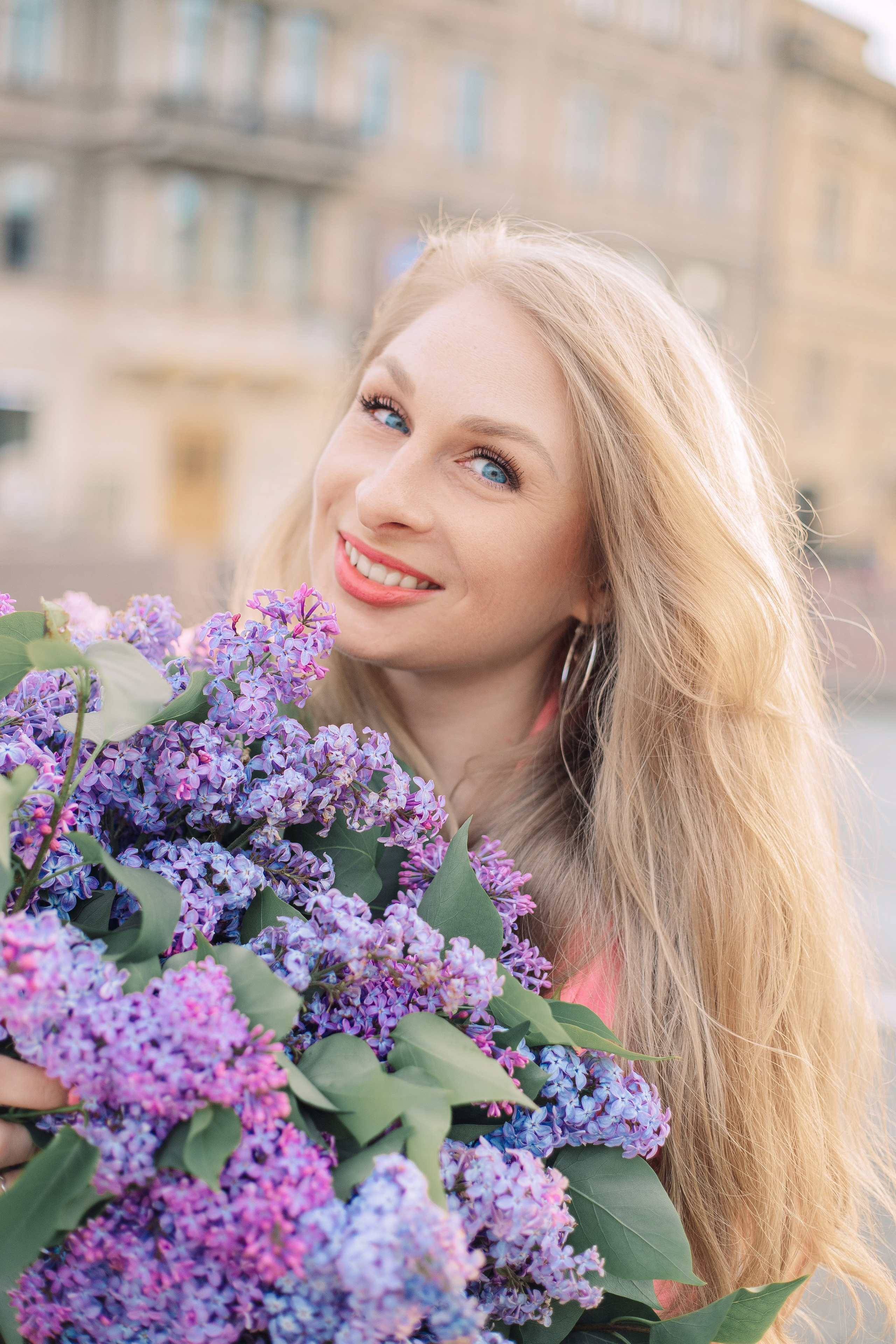 Городская фотопрогулка с букетом Сирени. Фотограф в Санкт-Петербурге, Анна Скворцова
