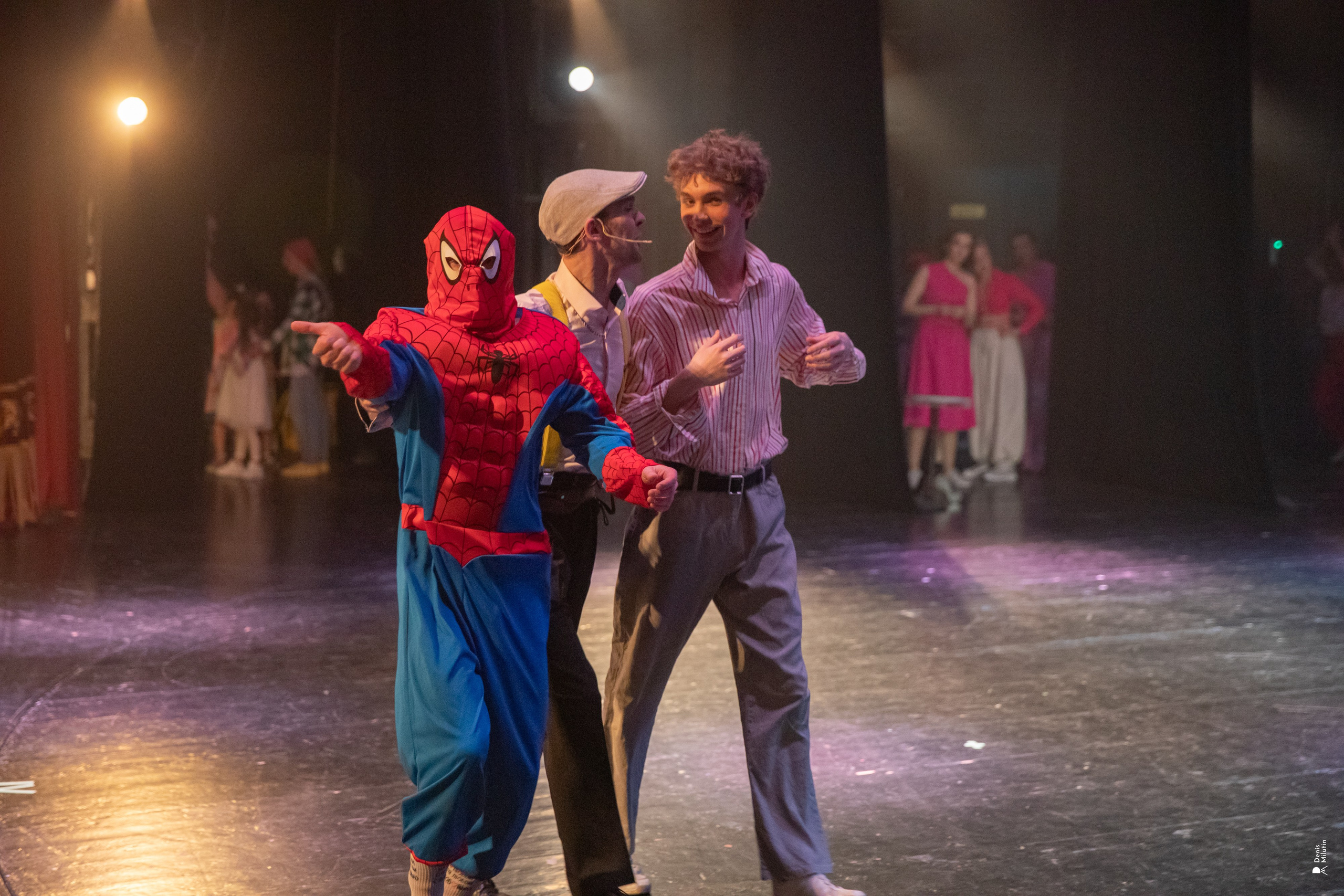 Онежская маска https://denismilutin.wfolio.pro/disk/onezhskaya-maska-petrozavodsk-28zxjw. Портретный фотограф Денис Милютин