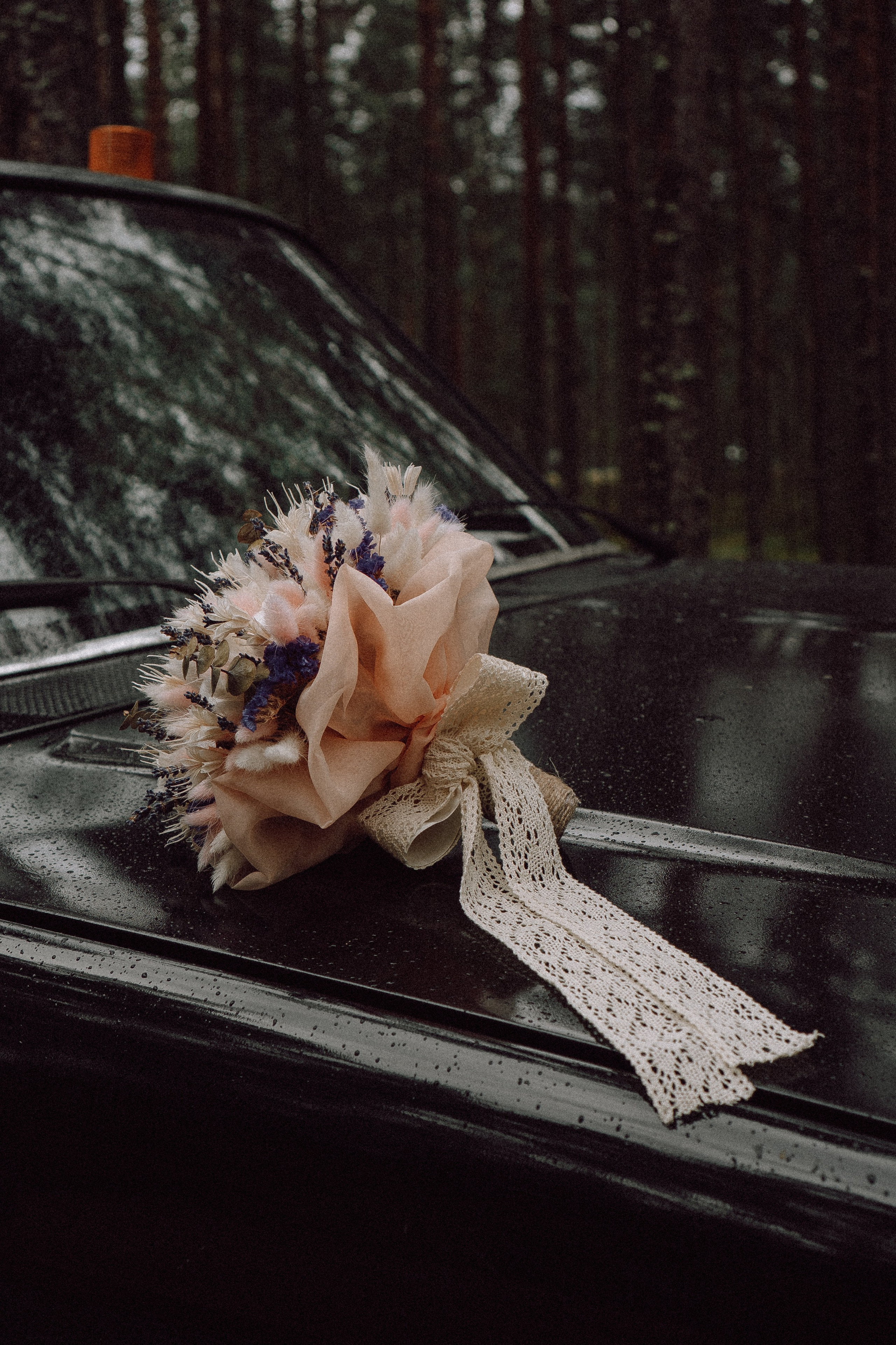 СВАДЕБНАЯ ФОТОСЕССИИЯ ПАРЫ В ГОРОДЕ ПРИОЗЕРСК В СОСНОВОМ ЛЕСУ И С ПИКАПОМ. Профессиональный фотограф, Санкт-Петербург — Виктория Богомолова