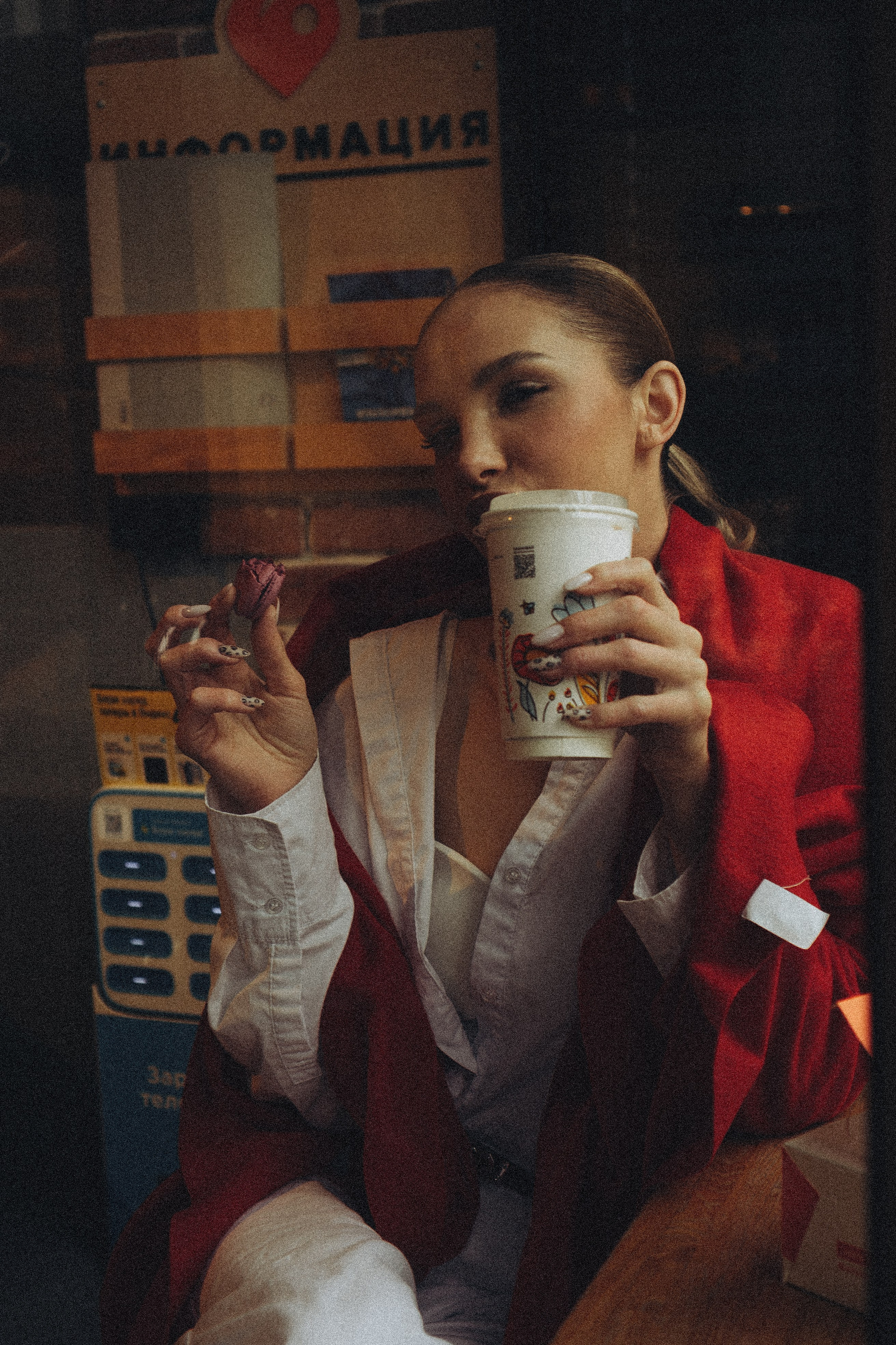 МЫ ГУЛЯЛИ ПРО КРЫШАМ ПИТЕРА. Профессиональный фотограф, Санкт-Петербург — Виктория Богомолова