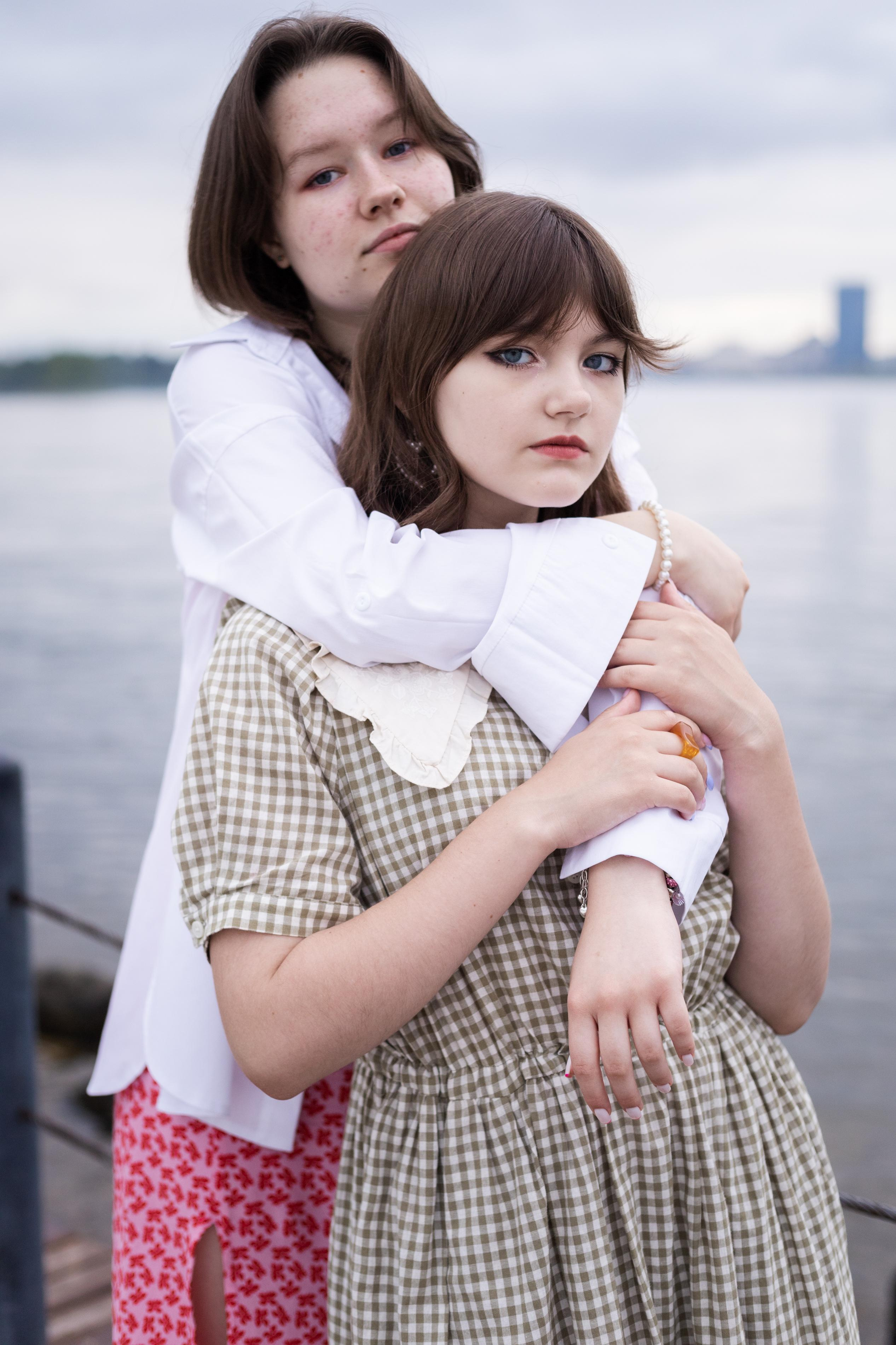Подружки. Фотосессия на набережной. Фотограф Ирина Колесникова
