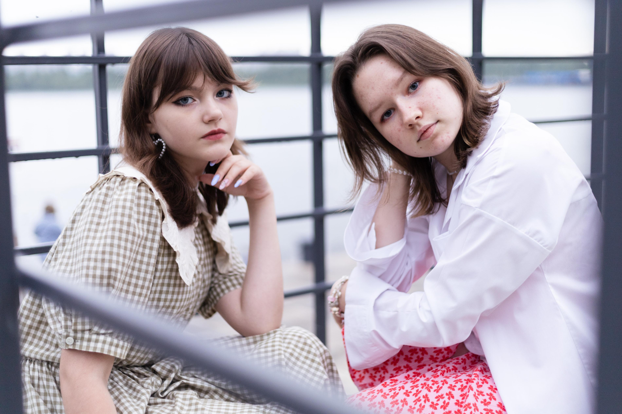 Подружки. Фотосессия на набережной. Фотограф Ирина Колесникова