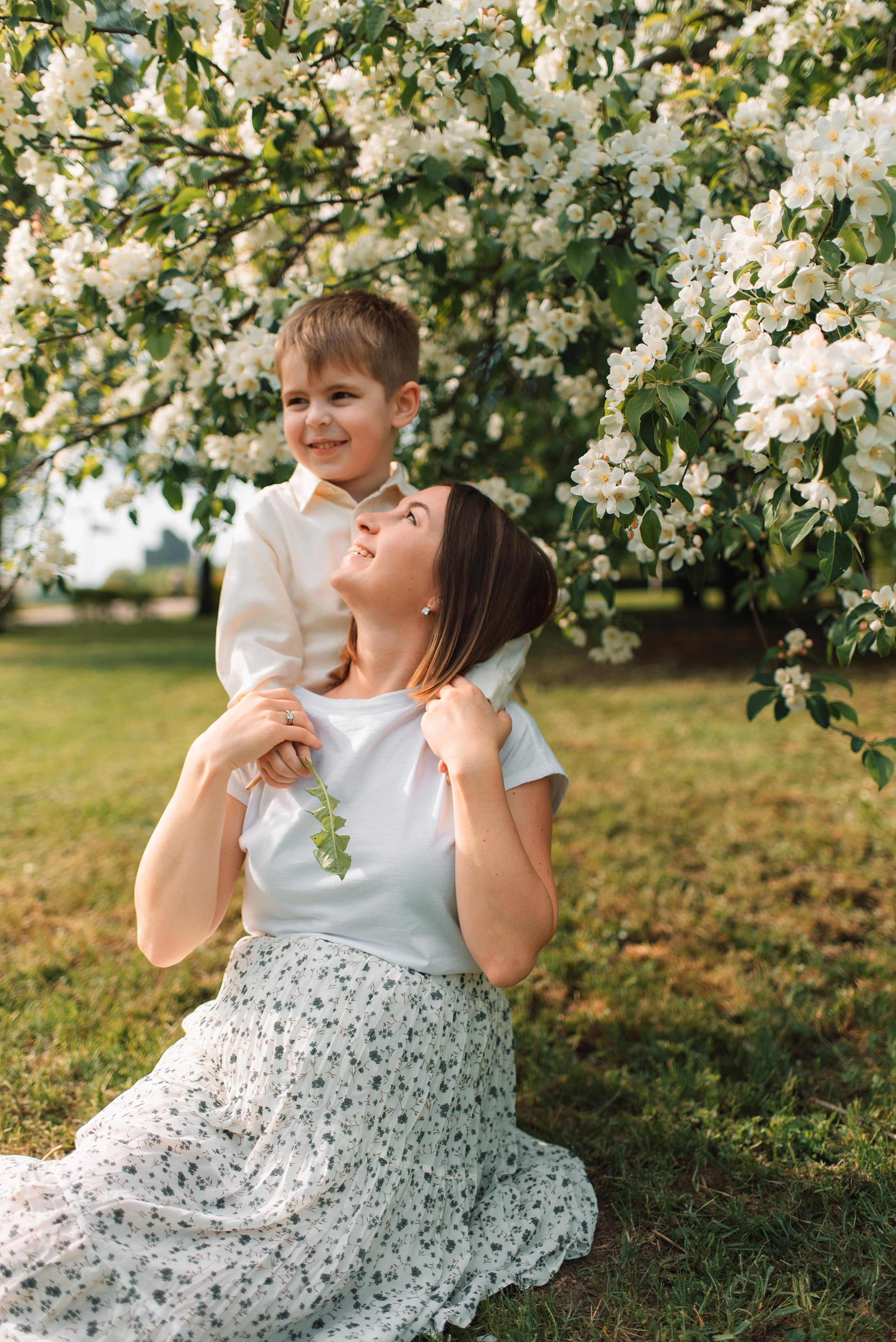 Цветение в парке. Семейный и детский фотограф в Москве и Подмосковье Ксения Черникова