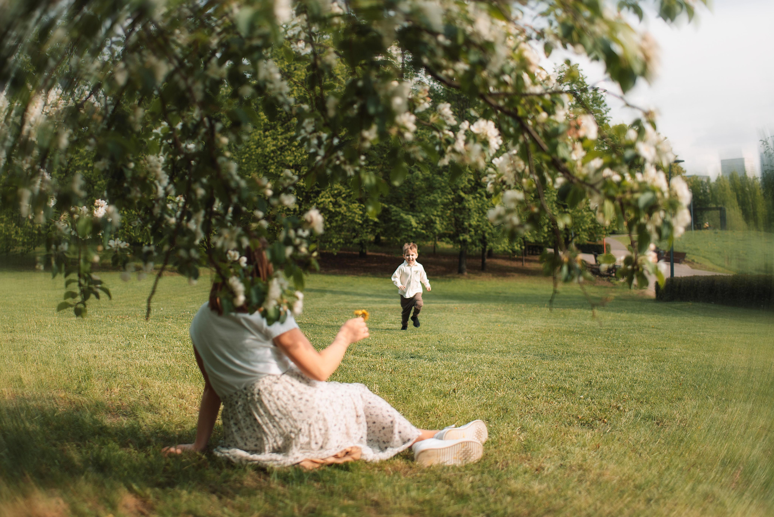 Цветение в парке. Семейный и детский фотограф в Москве и Подмосковье Ксения Черникова