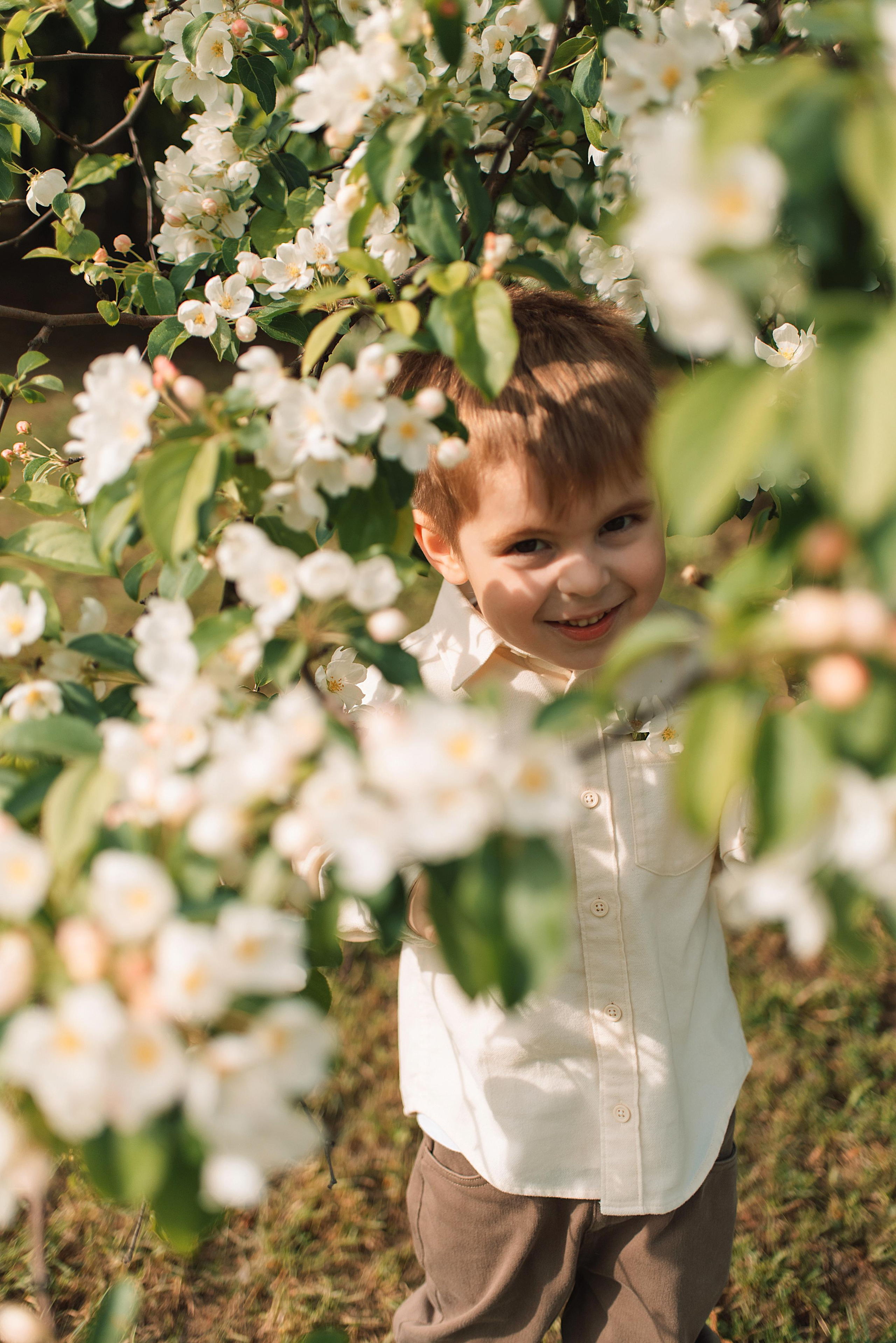 Цветение в парке. Семейный и детский фотограф в Москве и Подмосковье Ксения Черникова