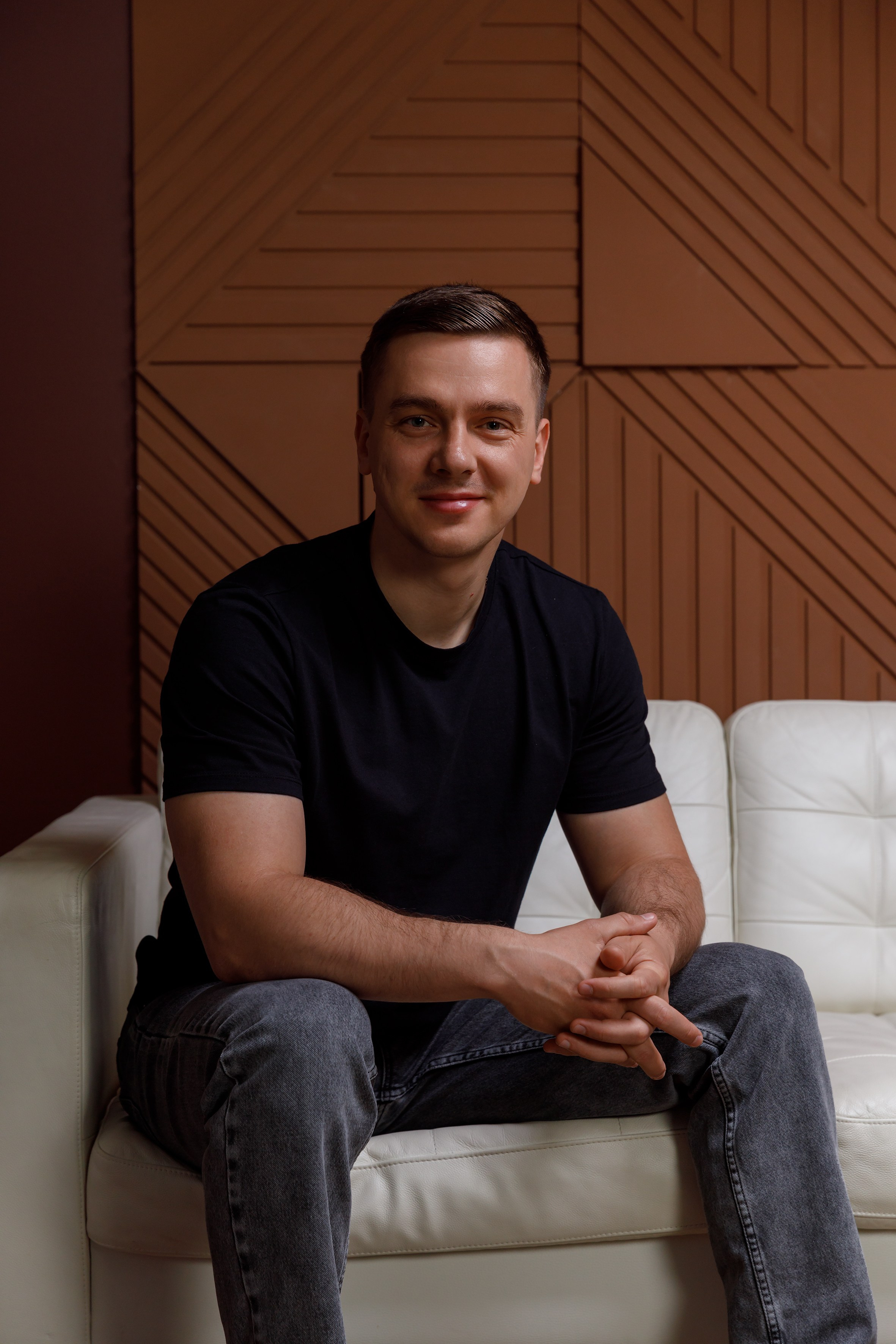 Мужской портрет. Фотограф Анна Телекаева, выпускные альбомы, семейные и репортажные съемки в Омске