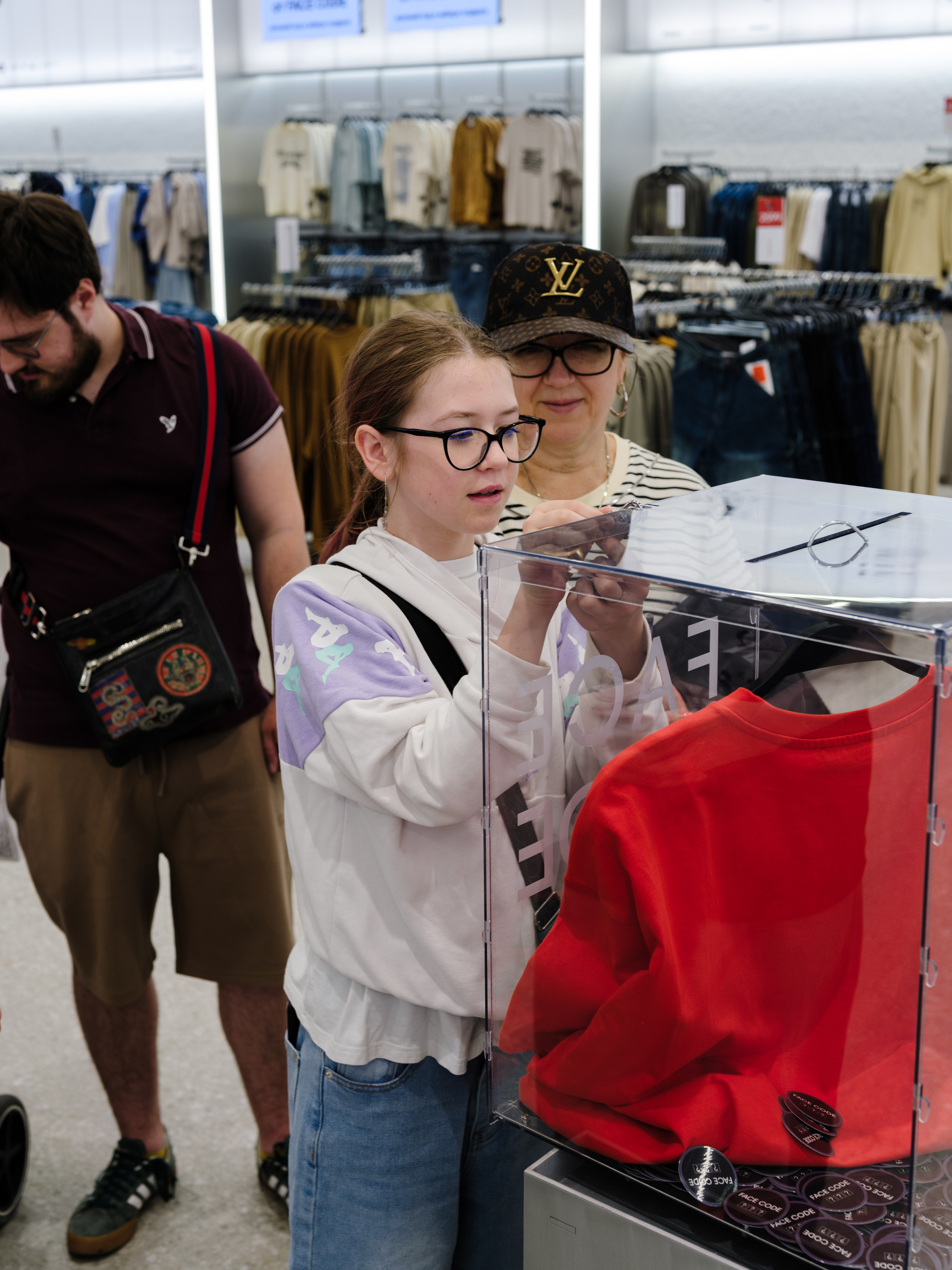 Открытие FACECODE. Репортажный и портретный фотограф в Москве Илья Спиридонов