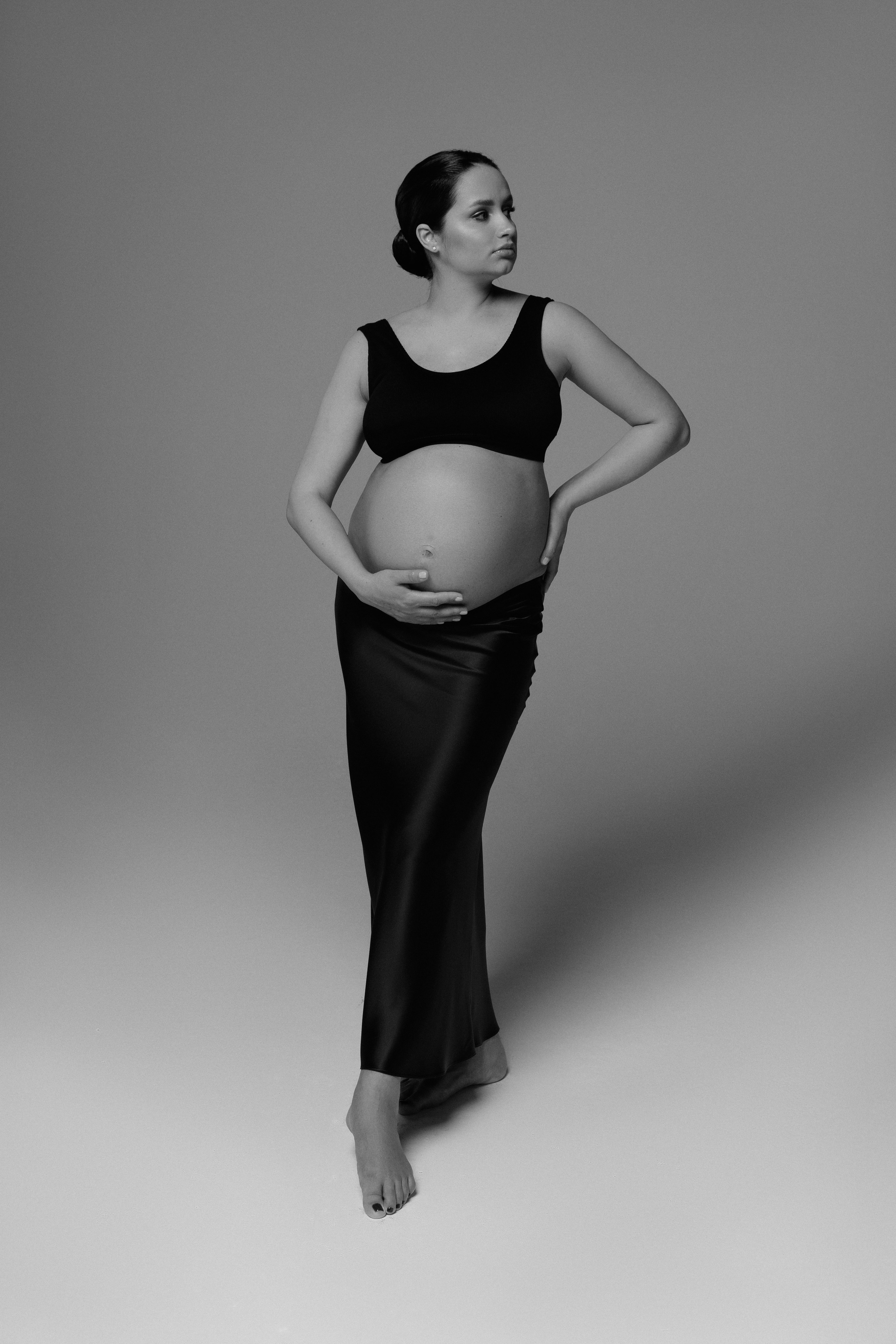 фотосессия Беременности лучший подарок для пары красиво показать животик и запечатлеть такой нежный момент 