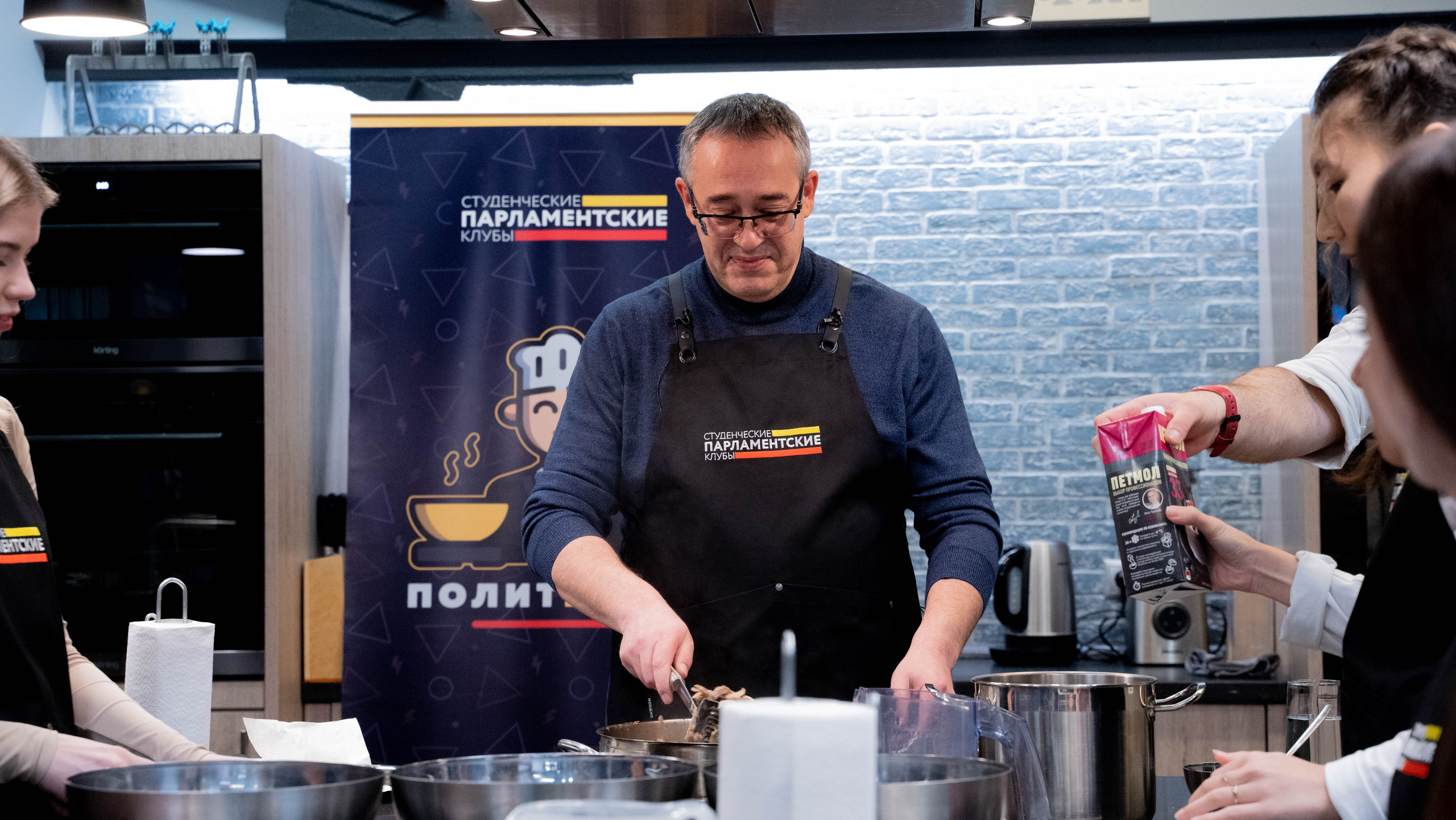 «ПолитКухня». Фотограф, оператор-монтажер, продюсер медиа проектов в Москве