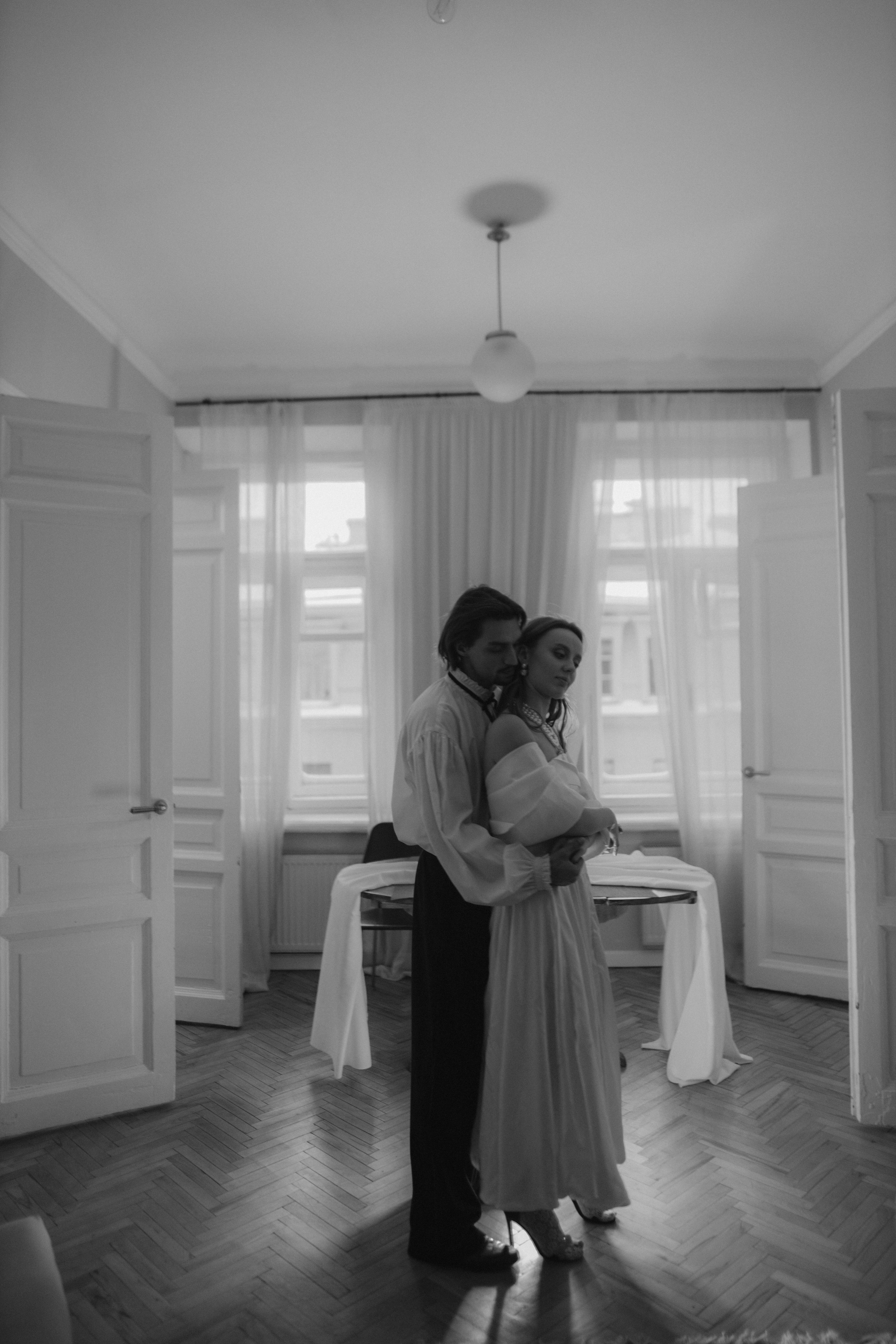 Леся и Никита (съёмка в съёмной квартире). Свадебный фотограф Беларусь Ольга Козыренко