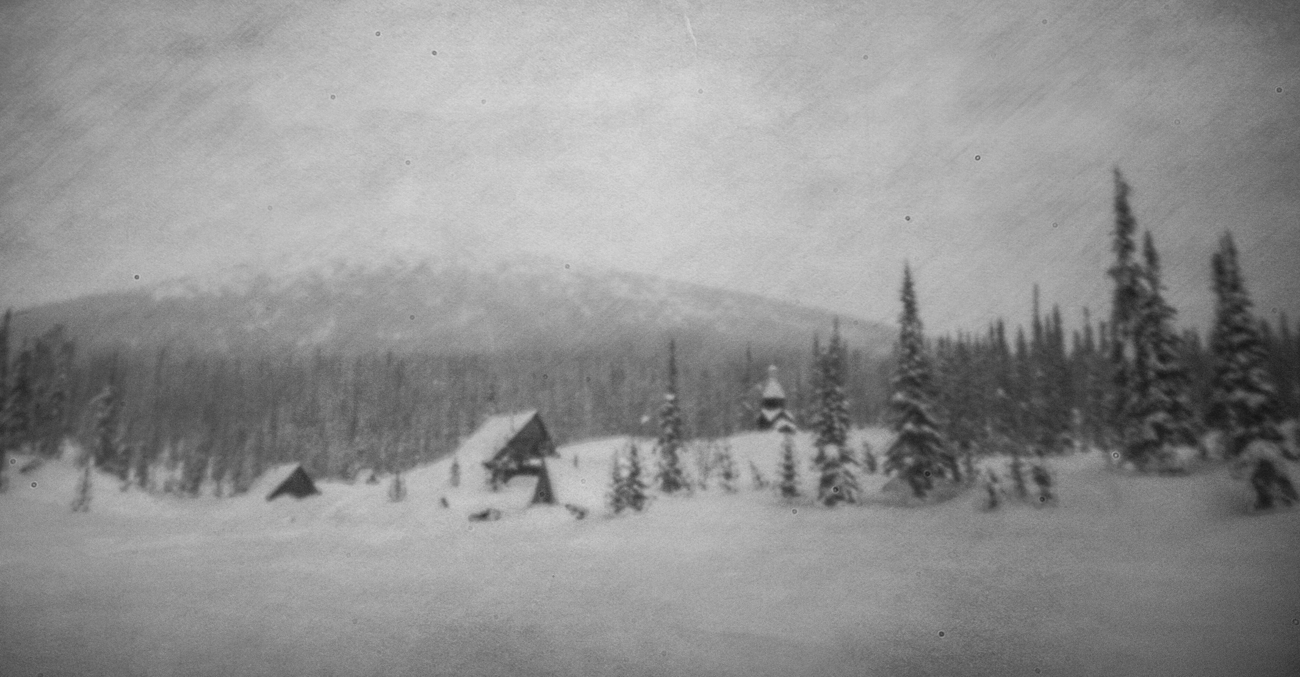 Поднебесные зубья, кемеровская область, пинхол, черно-белая фотография, поход на снегоступах, зима 2026, арт-фотография, фотограф Новосибирск