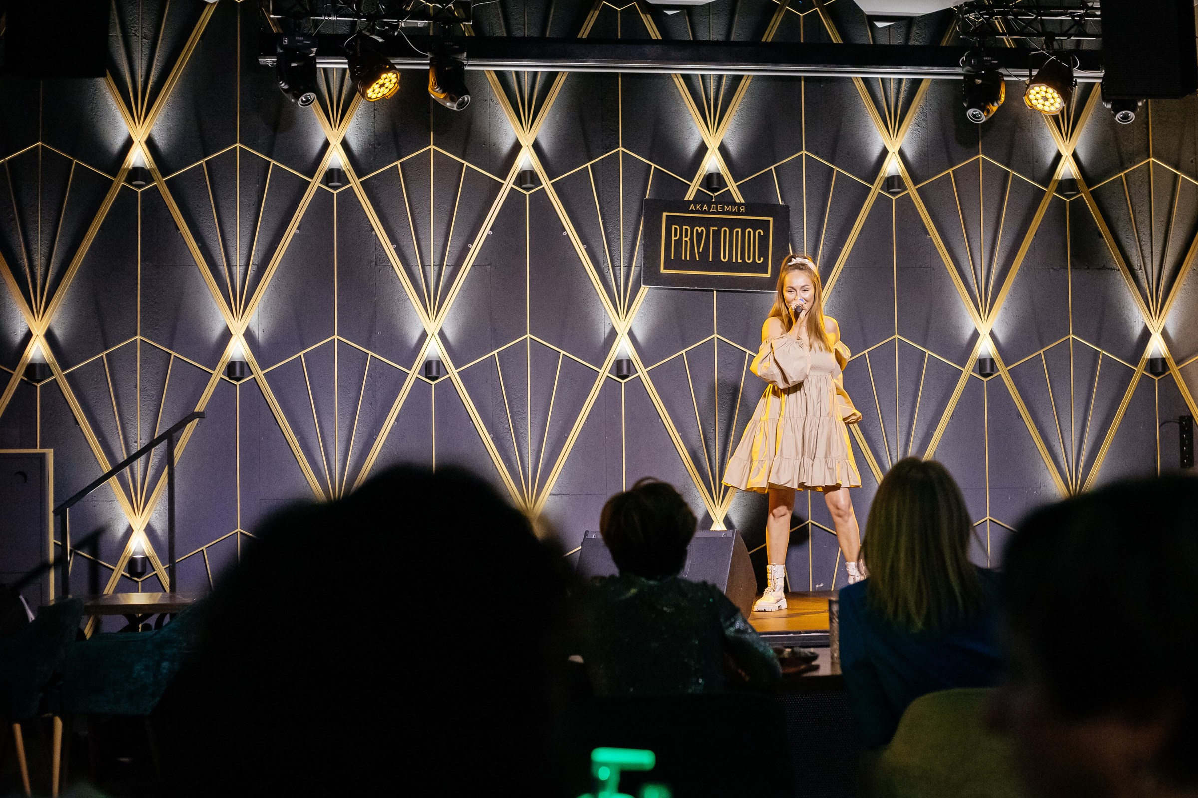 КАРАОКЕ БАР P'YANO. Репортажный и портретный фотограф в Екатеринбурге Гизатуллин Марат