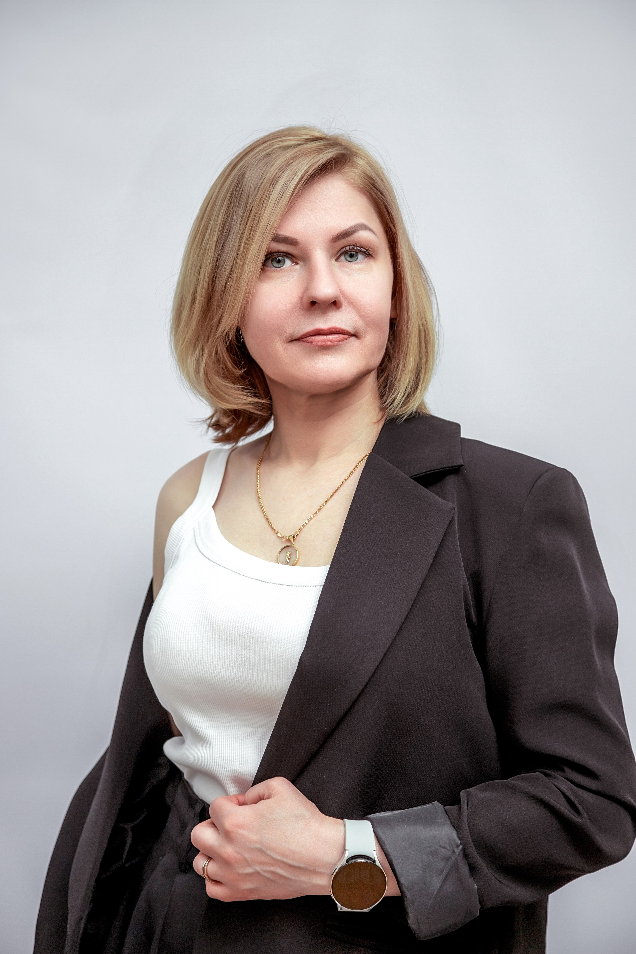 СТУДИЙНЫЙ минимализм ЖЕНСКИЙ. Фотограф Алина Лебедь