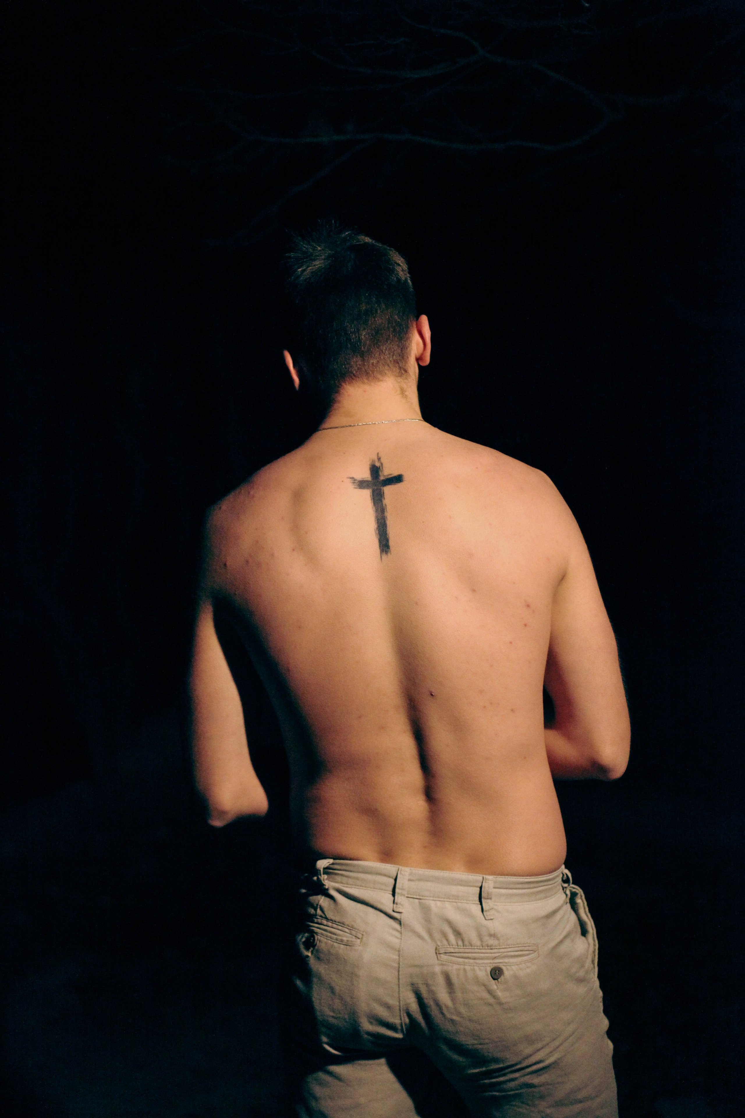 «Затянутая тишина: воспоминания прошлой жизни». Уличный фотограф Города N