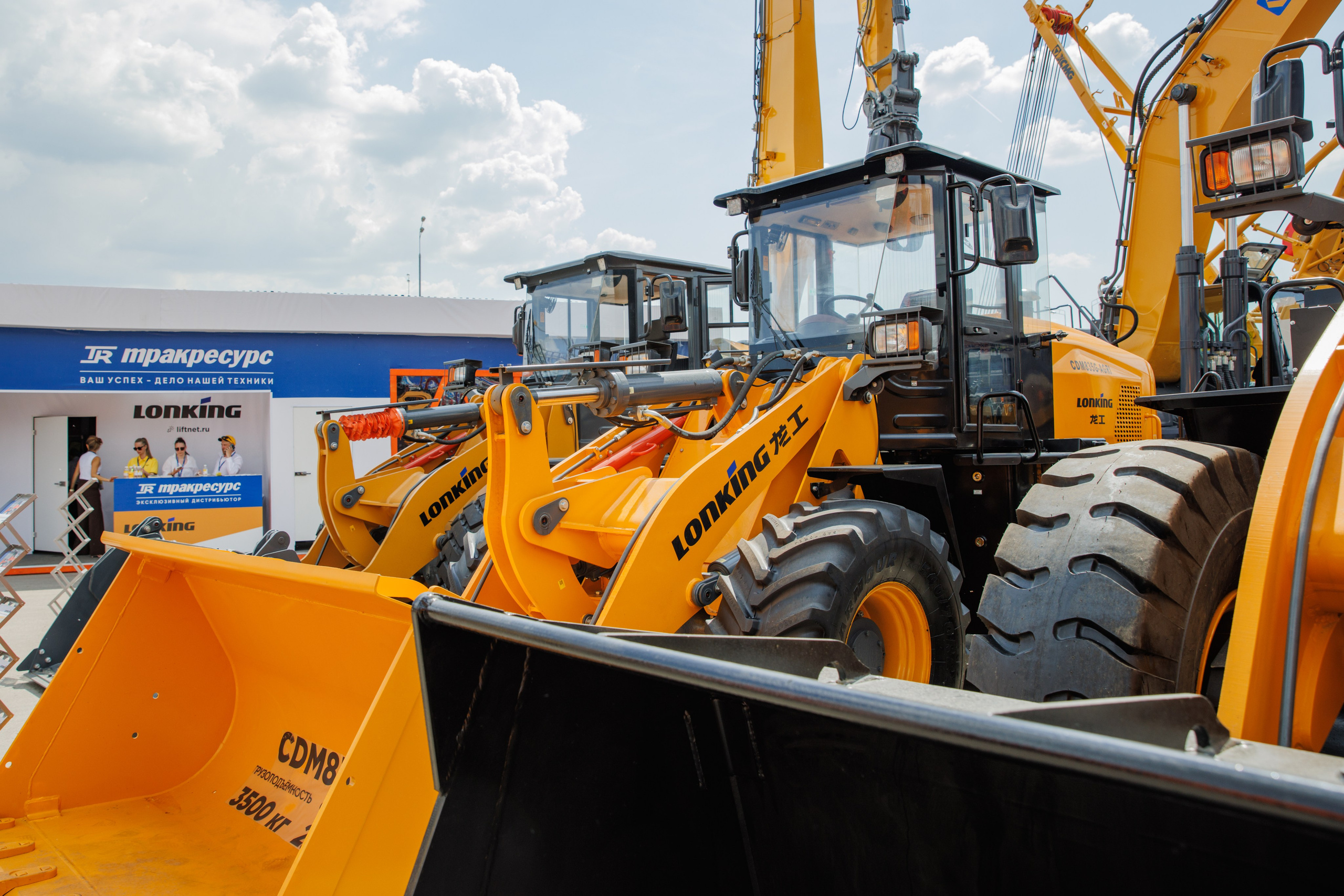 Выставка Спец. Техники. Фотограф Москва Шептаев Артём