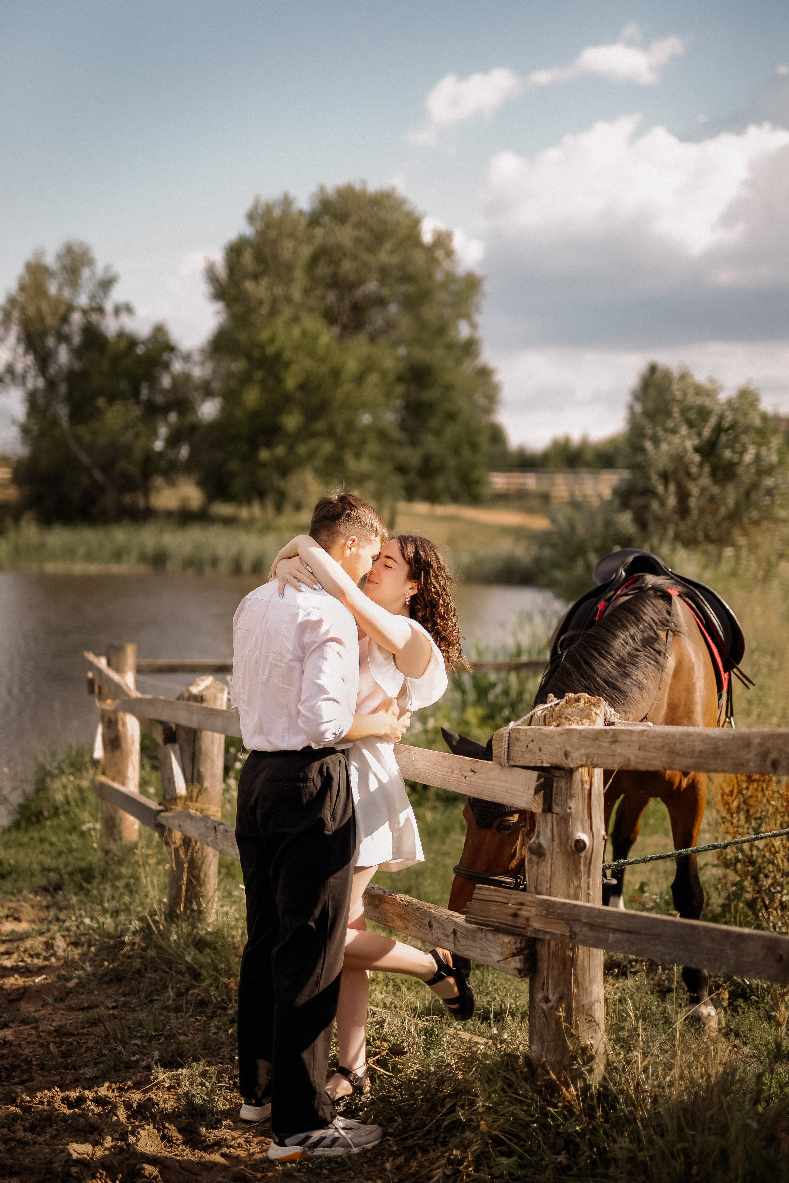 На конюшне. Фотограф и ретушер. (Армения/Россия)