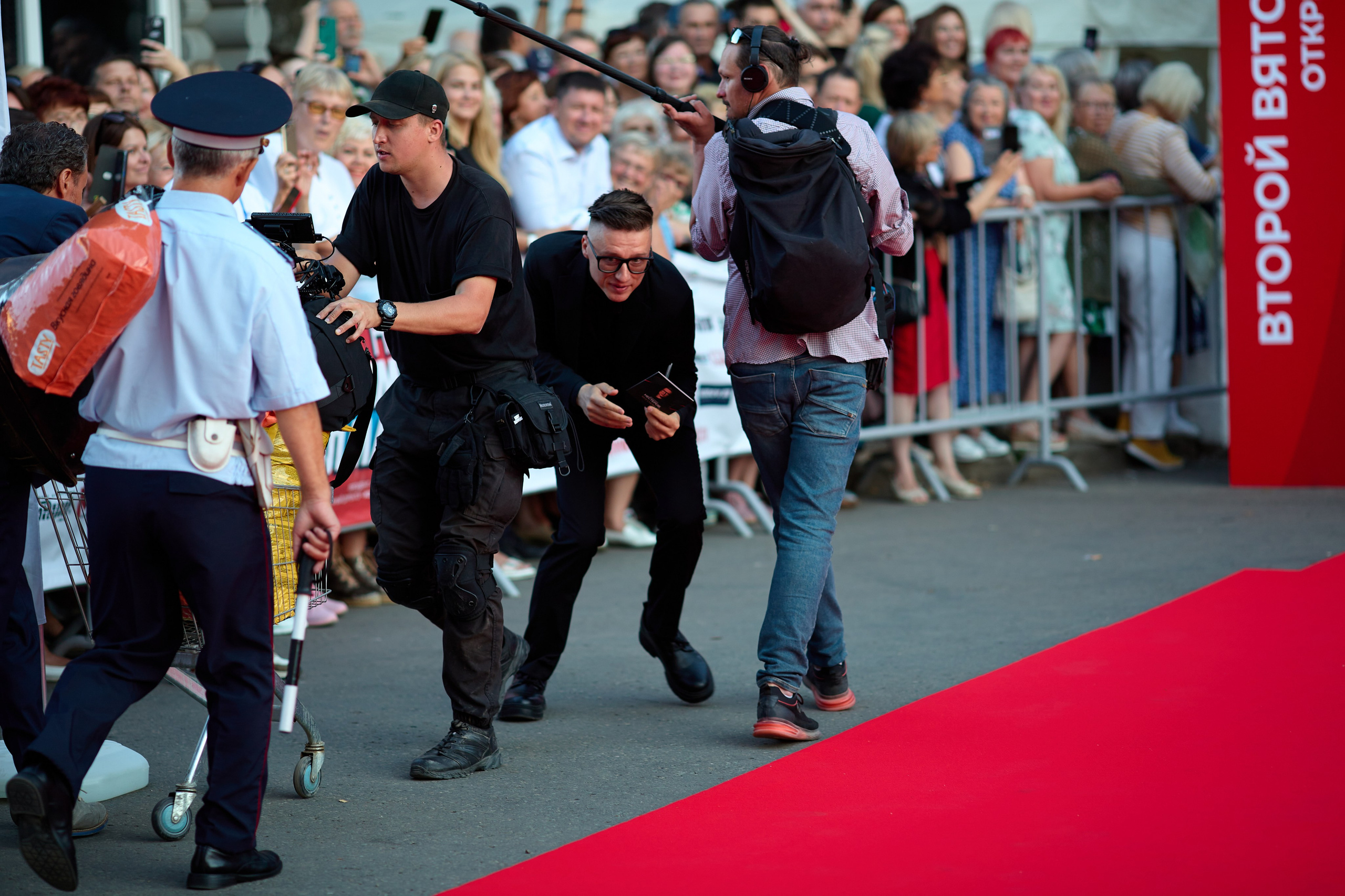 Открытие фестиваля «На семи холмах» 2023. Фотограф Илья Прохоров в Кирове