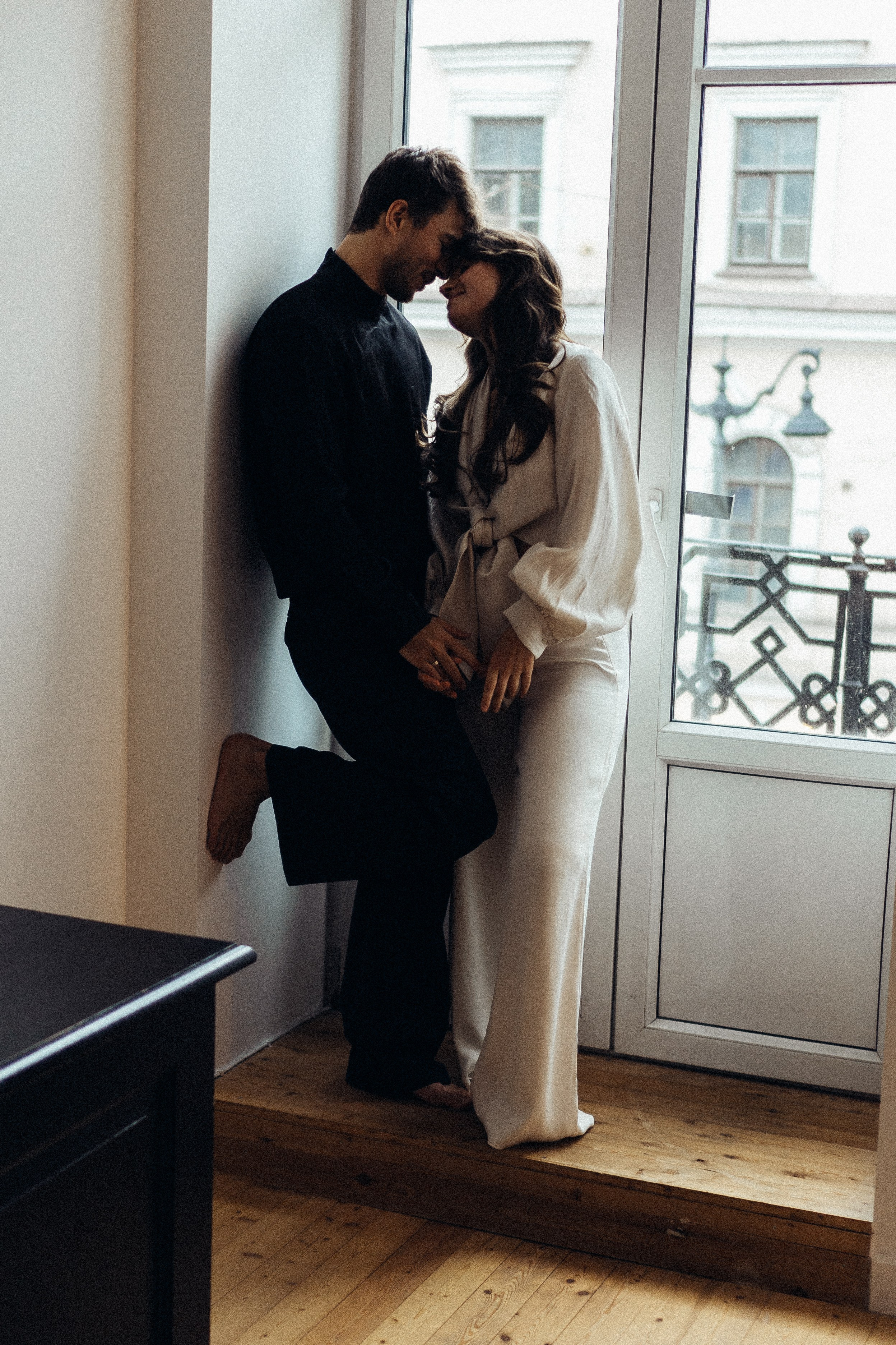 УТРО ЖЕНИХА И НЕВЕСТЫ В ПИТЕРСКОЙ КВАРТИРЕ И СЬЕМКА С СВАДЕБНЫХ ОБРАЗАХ. Профессиональный фотограф, Санкт-Петербург — Виктория Богомолова