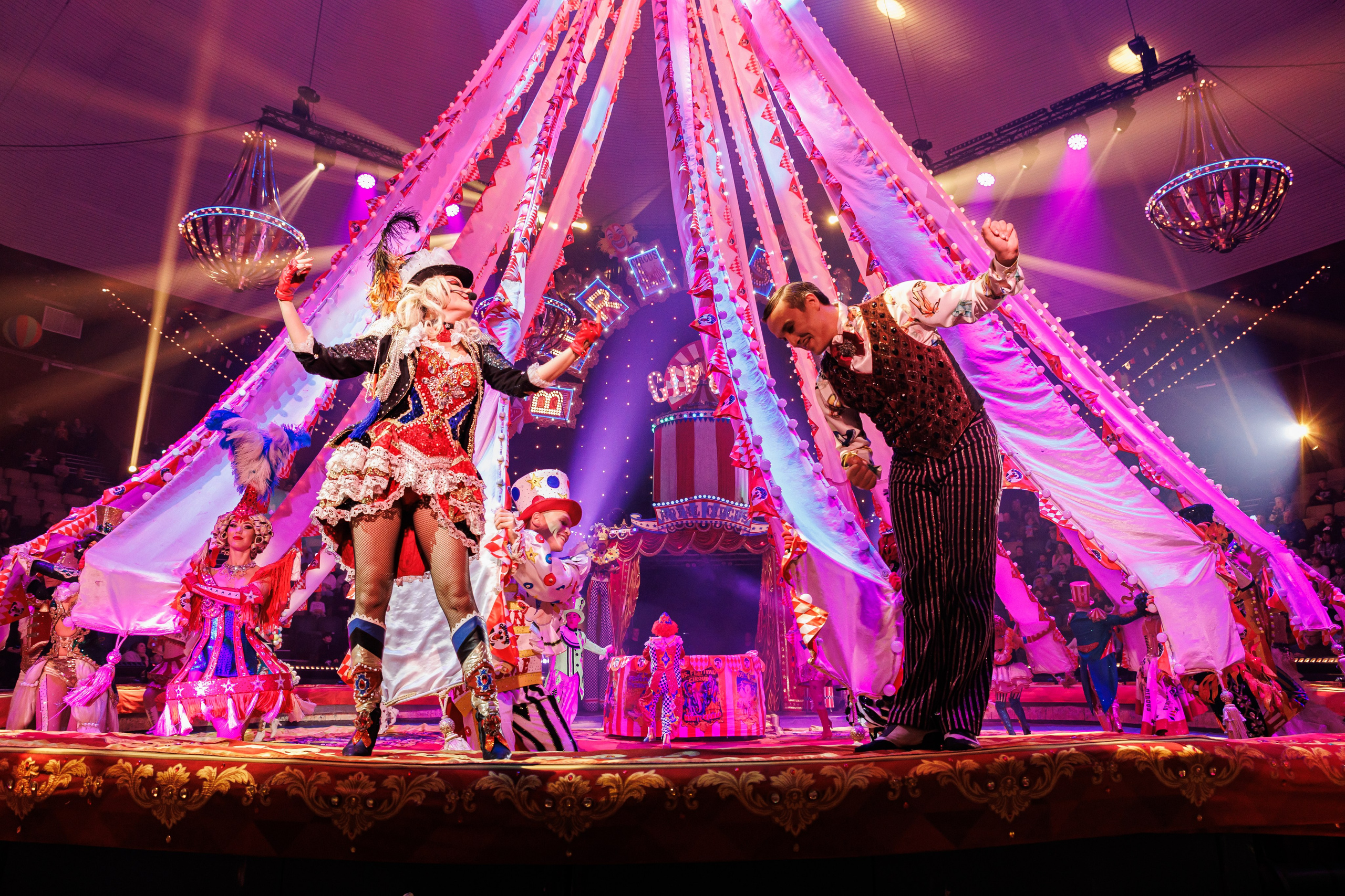 BURLESQUE. Андрей Черёмушкин | Репортажный Фотограф в Хабаровске