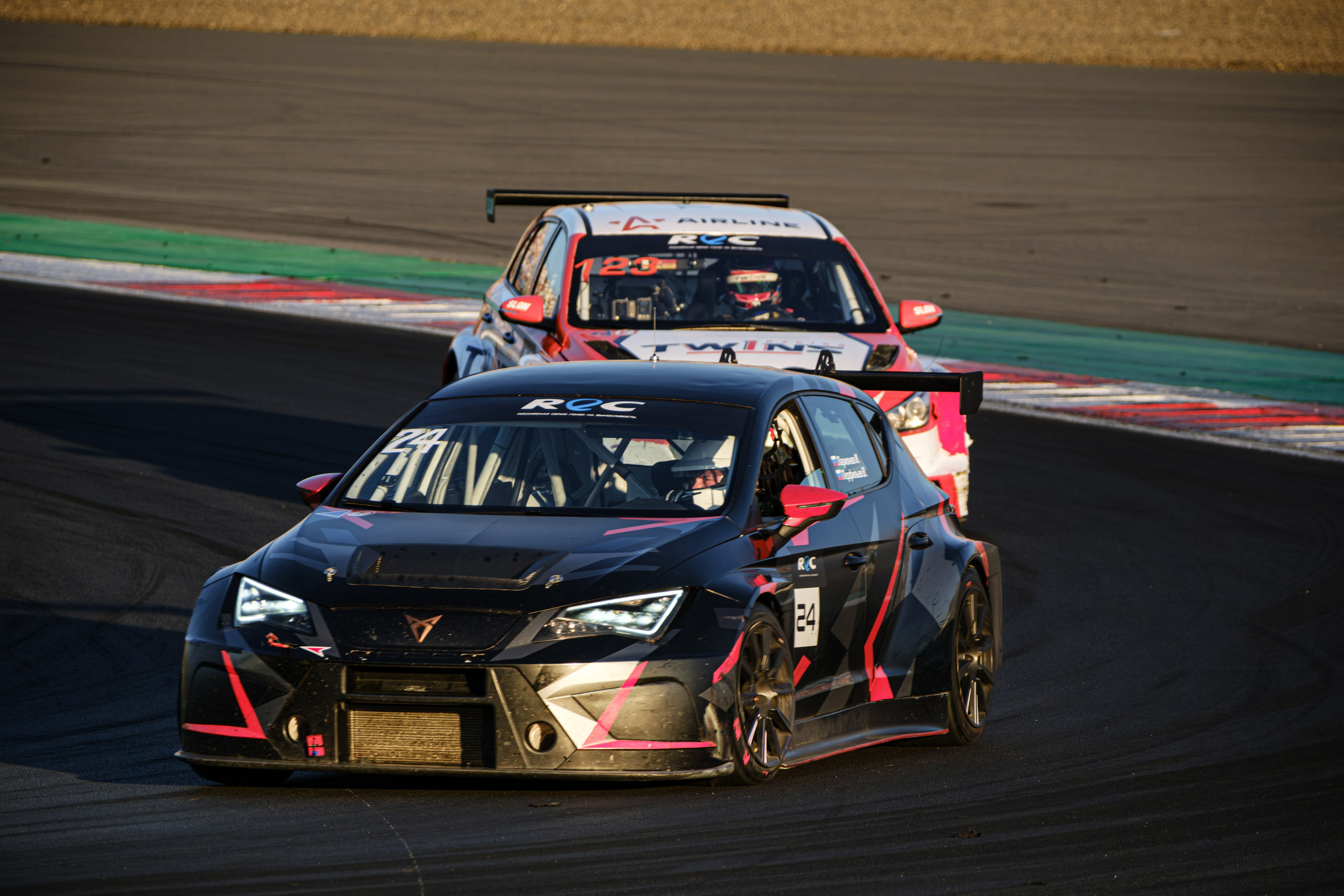 Российская серия гонок на выносливость. Авто и мотоспорт — фотограф Антон Медведев iCoguar