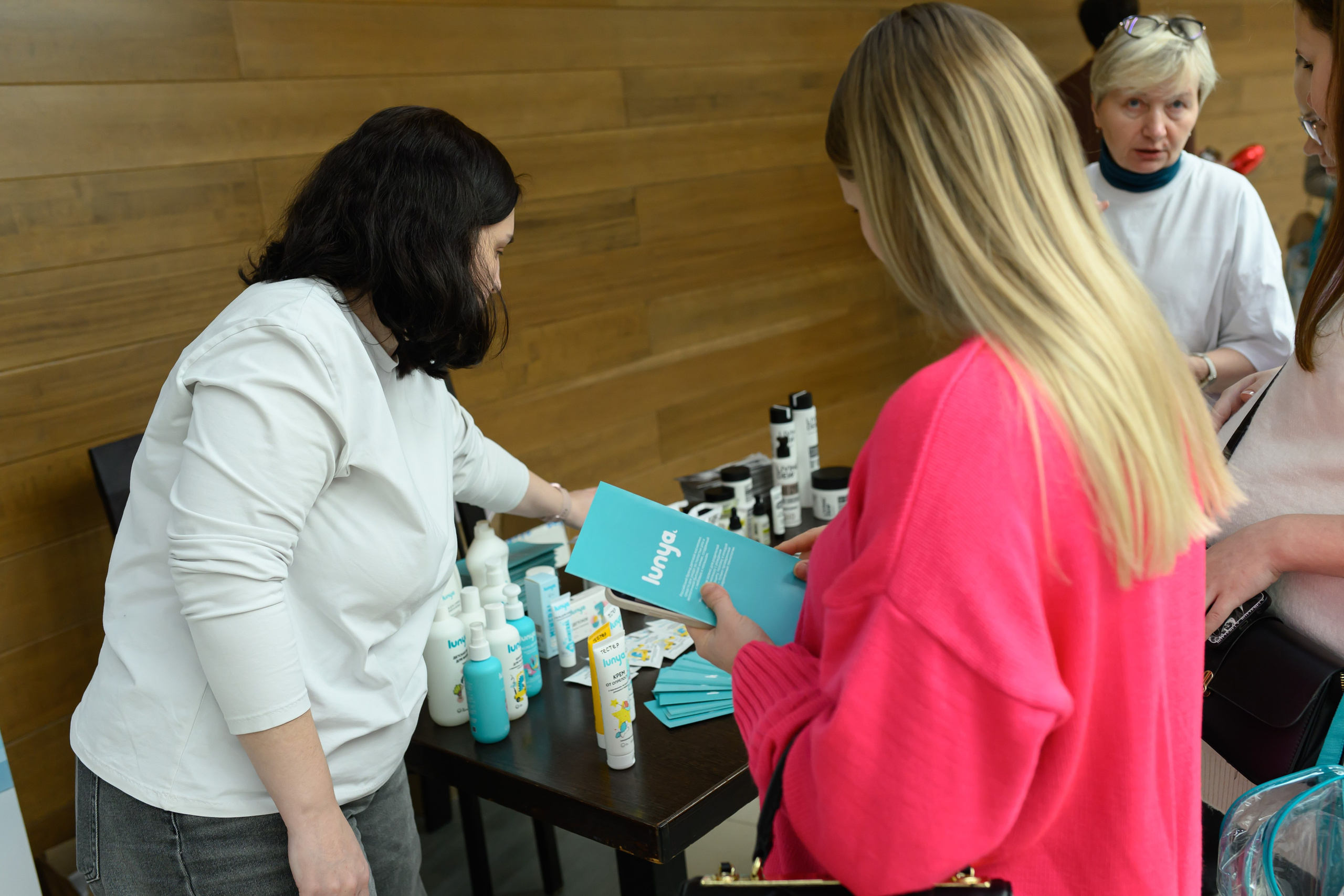 Фотоотчет праздника материнства февраль 2026 г. Профессиональный фотограф Елена Красилина г.Ярославль, г. Рыбинск