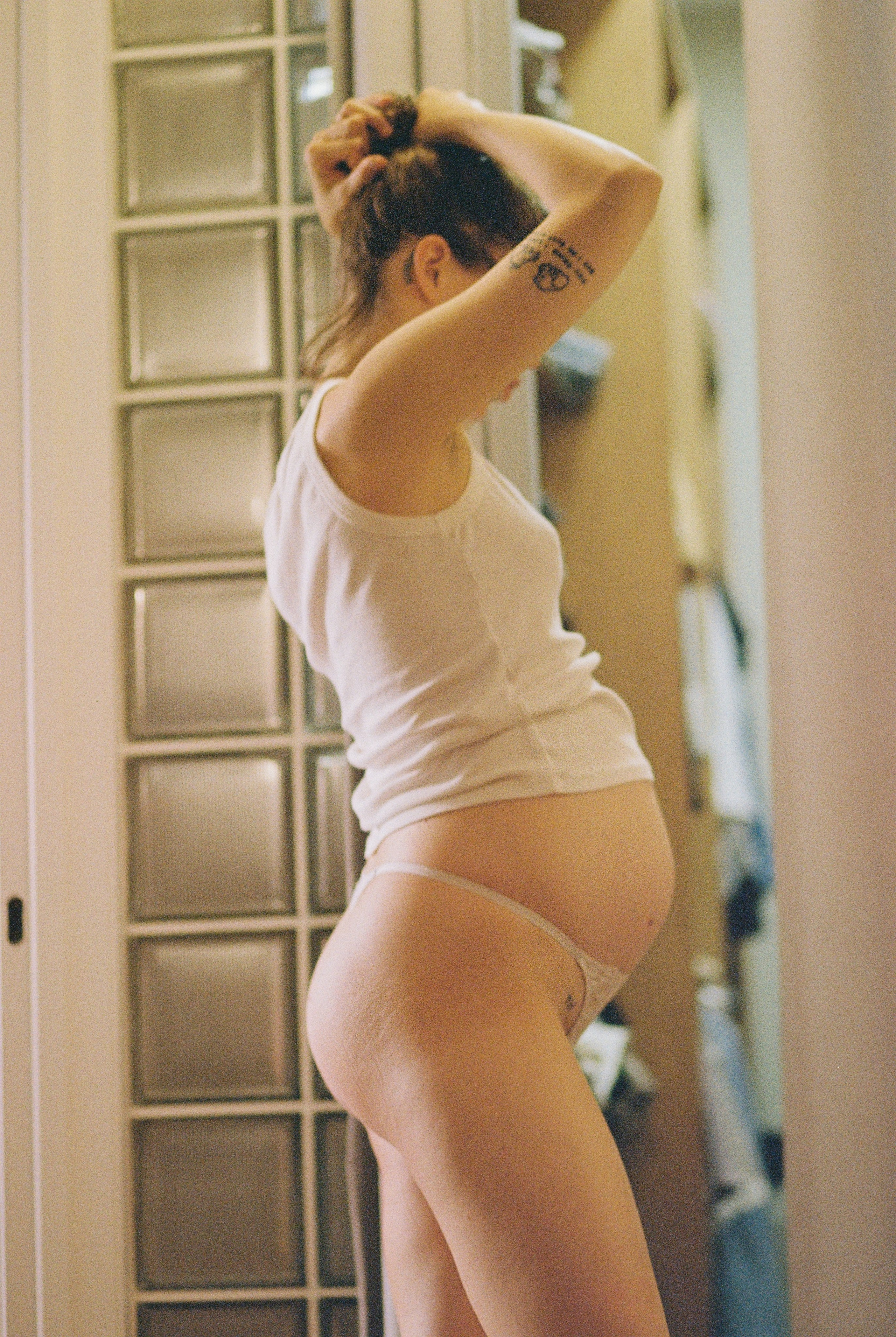 At Alina's home. Film & digital photographer. Ufa. Kamilla Ishmaeva