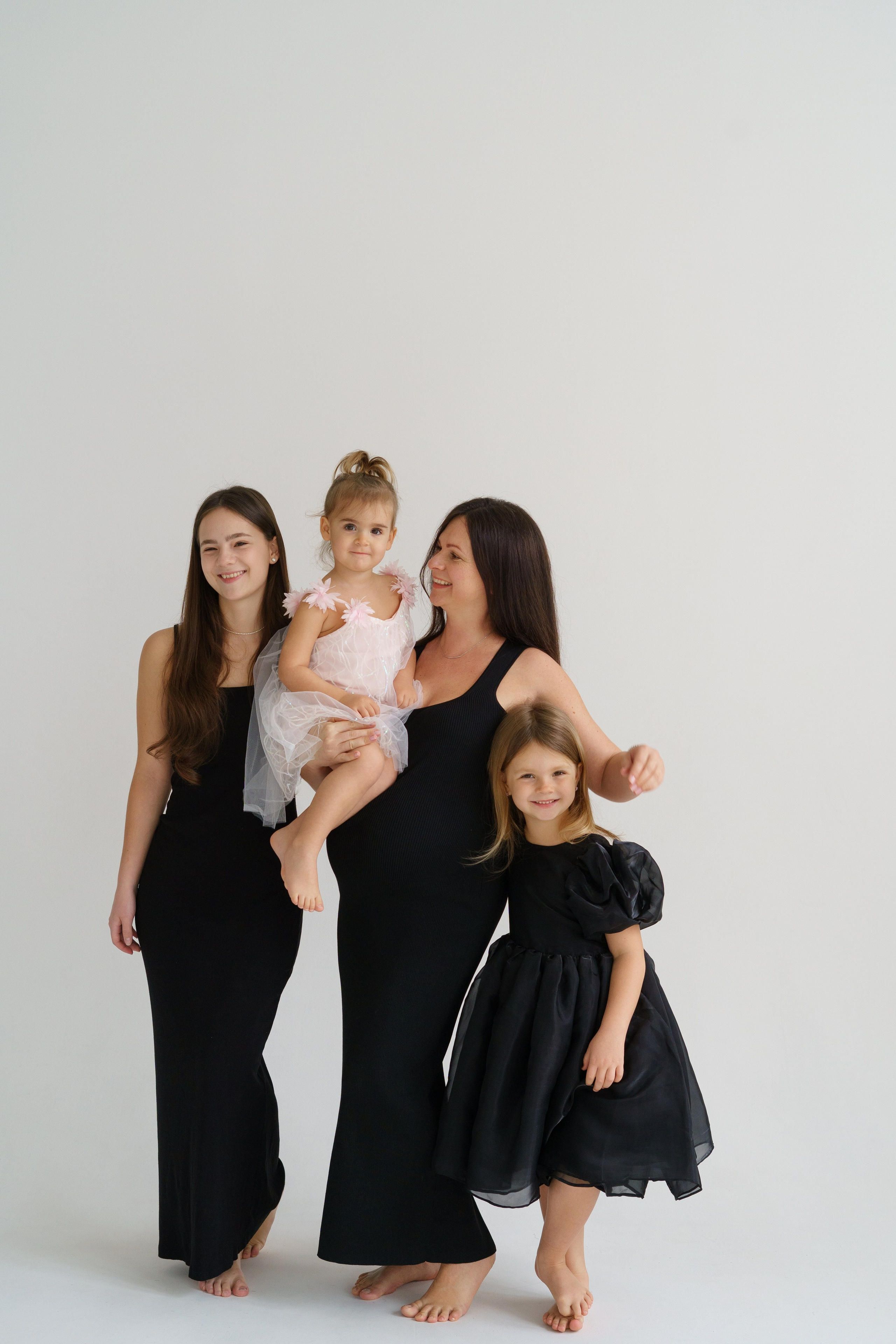 Оля, Настя, Кристина, Катя. Главная