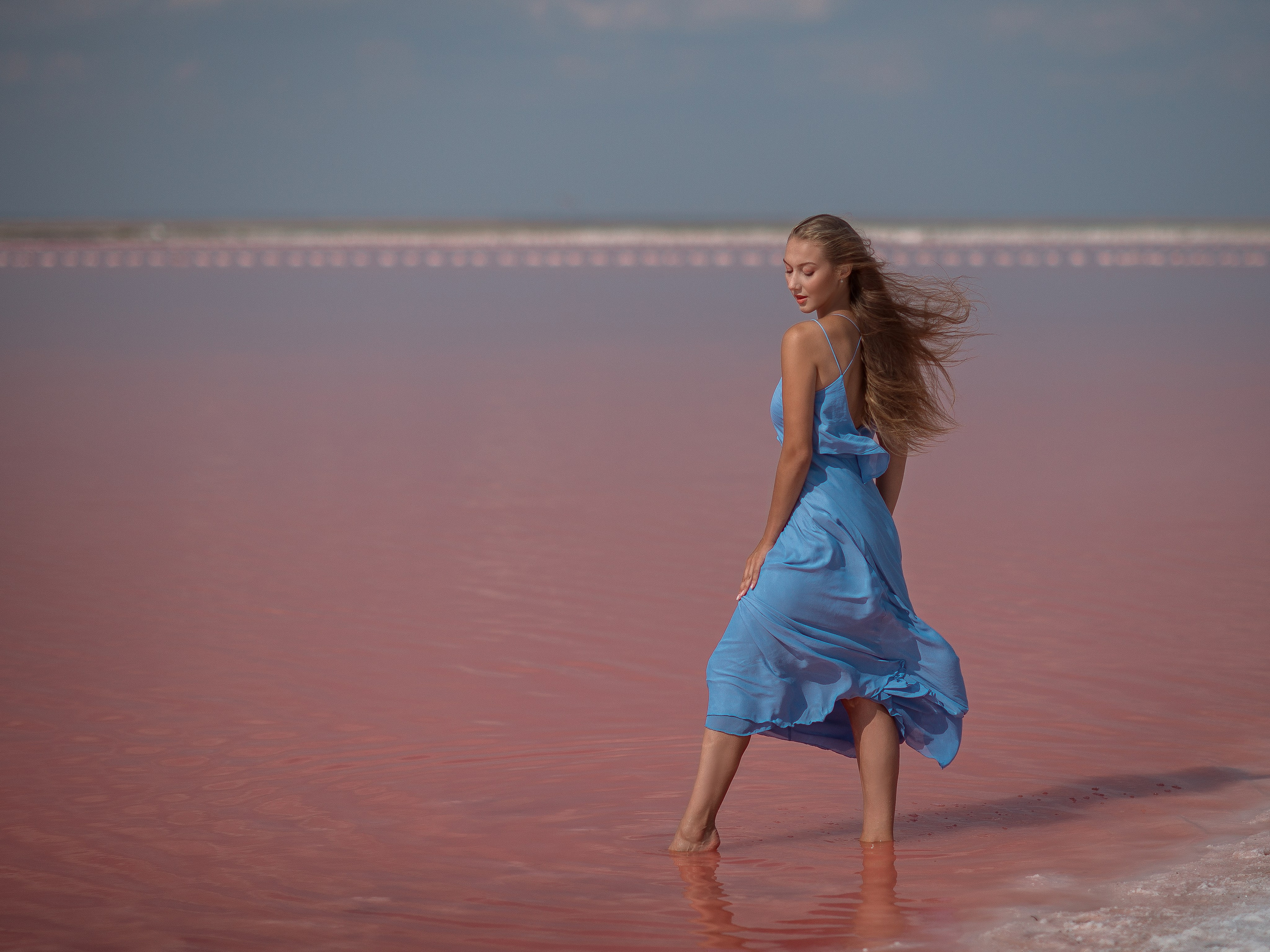 Летящее платье для фото на Сасык Сиваше напрокат в Севастополе