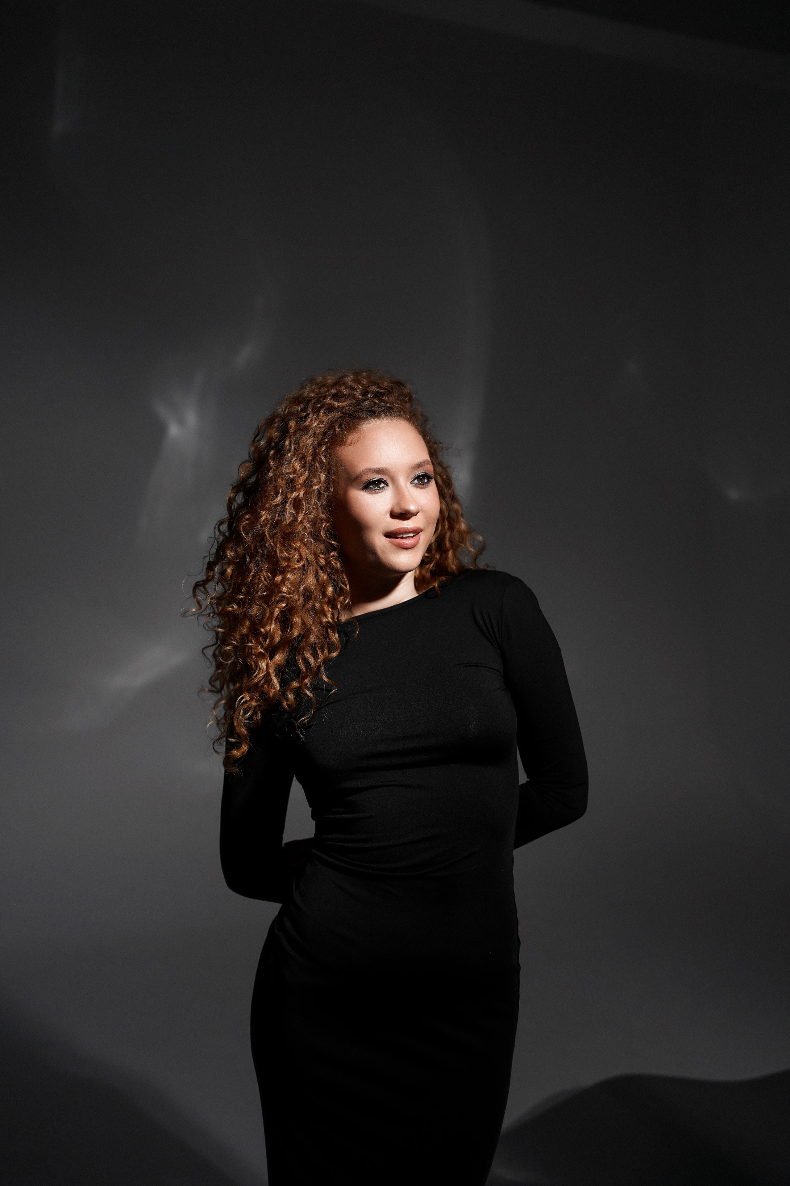 Фотосессия на циклораме с зеркалом. Свадебный фотограф в Ростове-на-Дону. Таинство Крещения и Венчания, семейные фотосессии. Алёна Чёботова