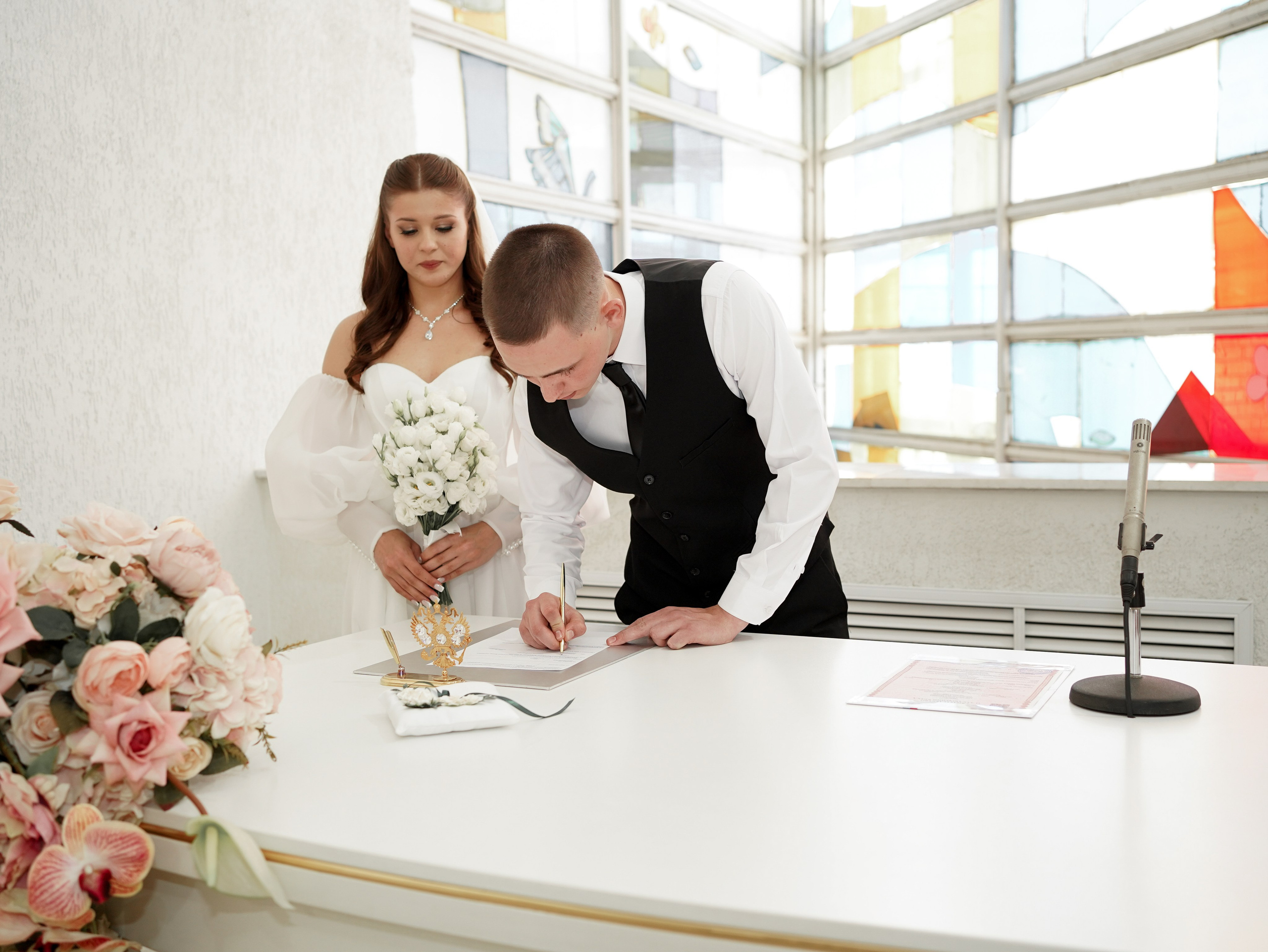 Свадебная фотосессия в Пролетарском ЗАГСе. Свадебный фотограф в Ростове-на-Дону. Таинство Крещения и Венчания, семейные фотосессии. Алёна Чёботова