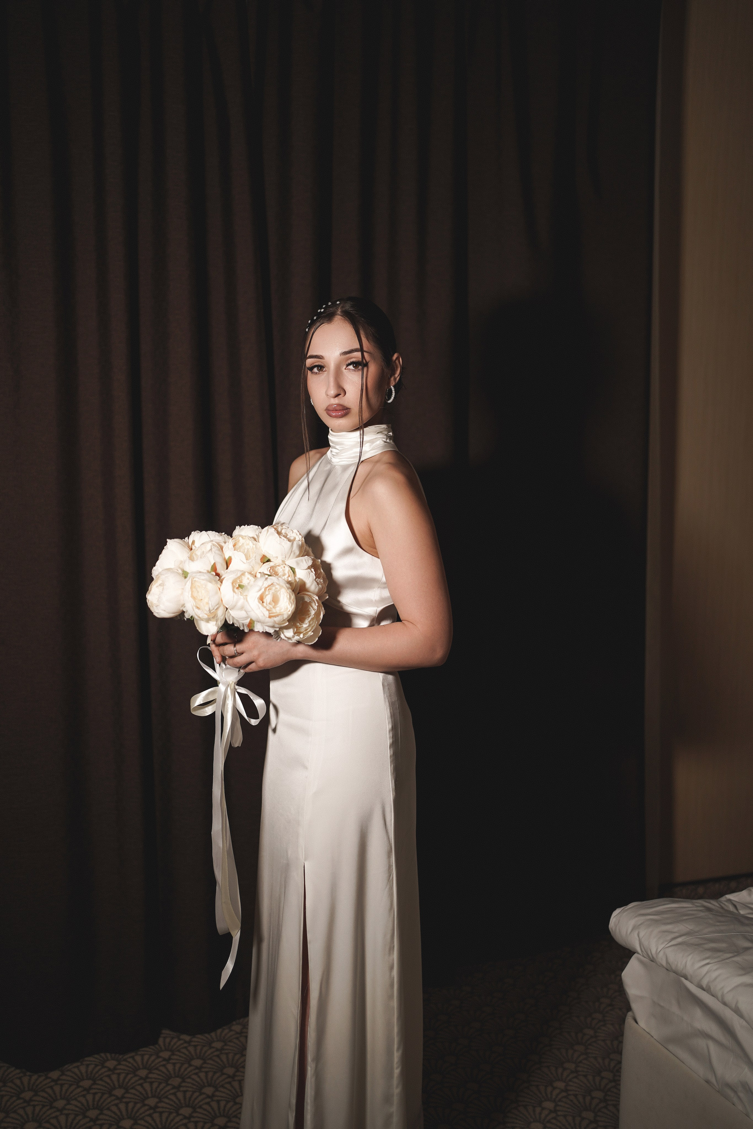 Утро невесты Алины в Графском парке. Свадебный фотограф в Ростове-на-Дону. Таинство Крещения и Венчания, семейные фотосессии. Алёна Чёботова