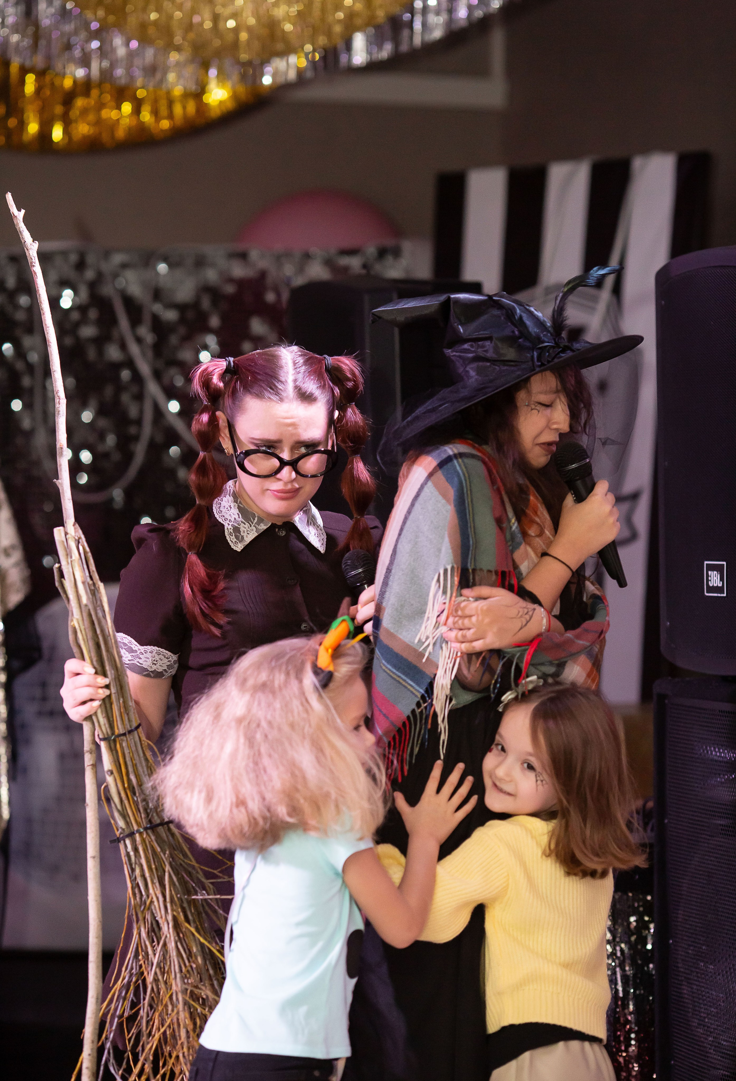 Верхом на помеле спектакль интерактивный. Семейный и детский фотограф Анна Петракова