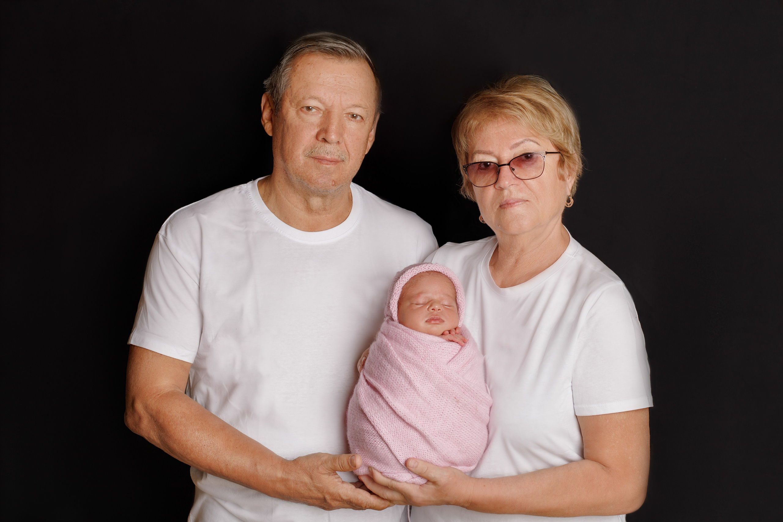 Новорожденные. Фотограф новорожденных Омск —со всем необходимым к вам домой