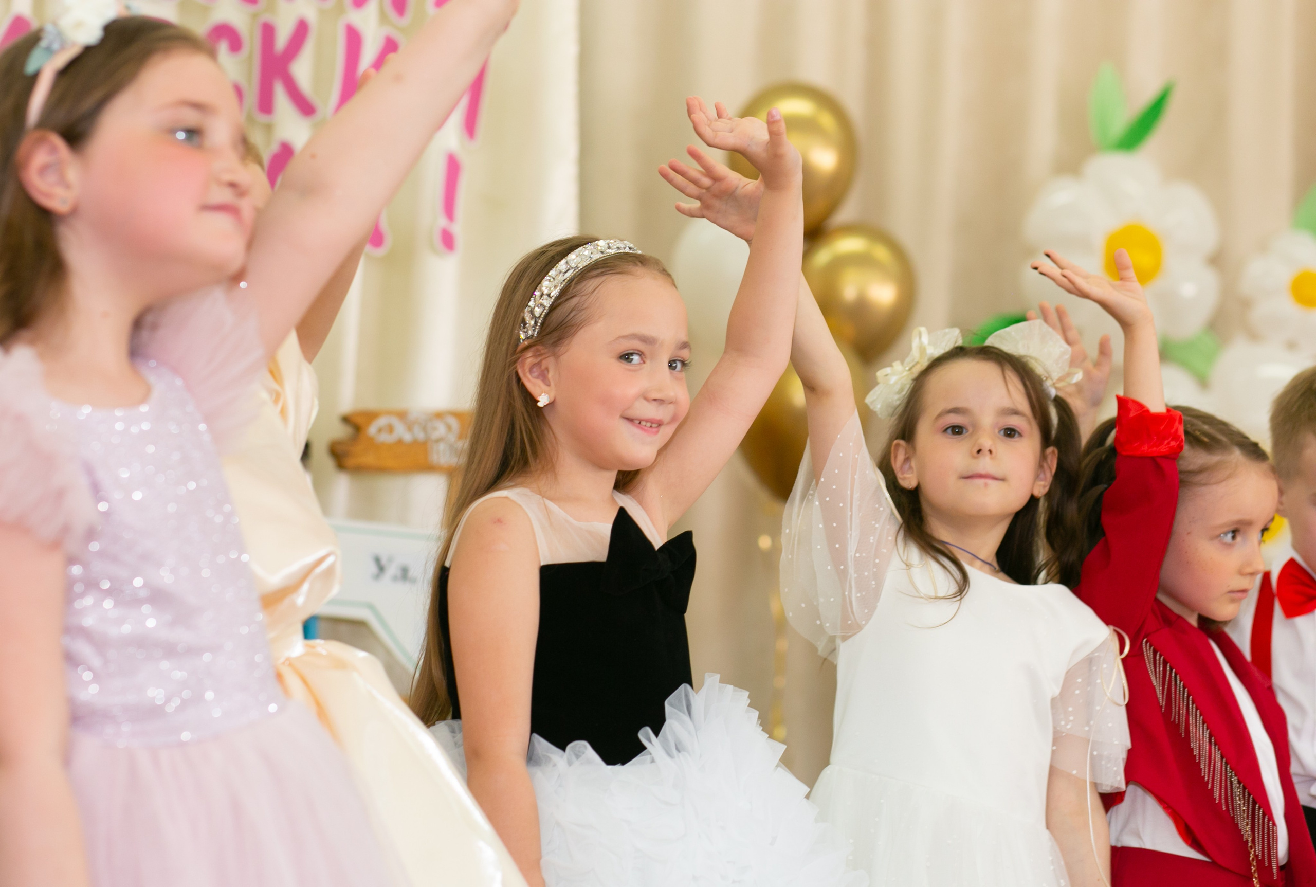 Выпускные и Утренники. Фотограф новорожденных и семейный фотограф НСО г. Бердск Марина Львова