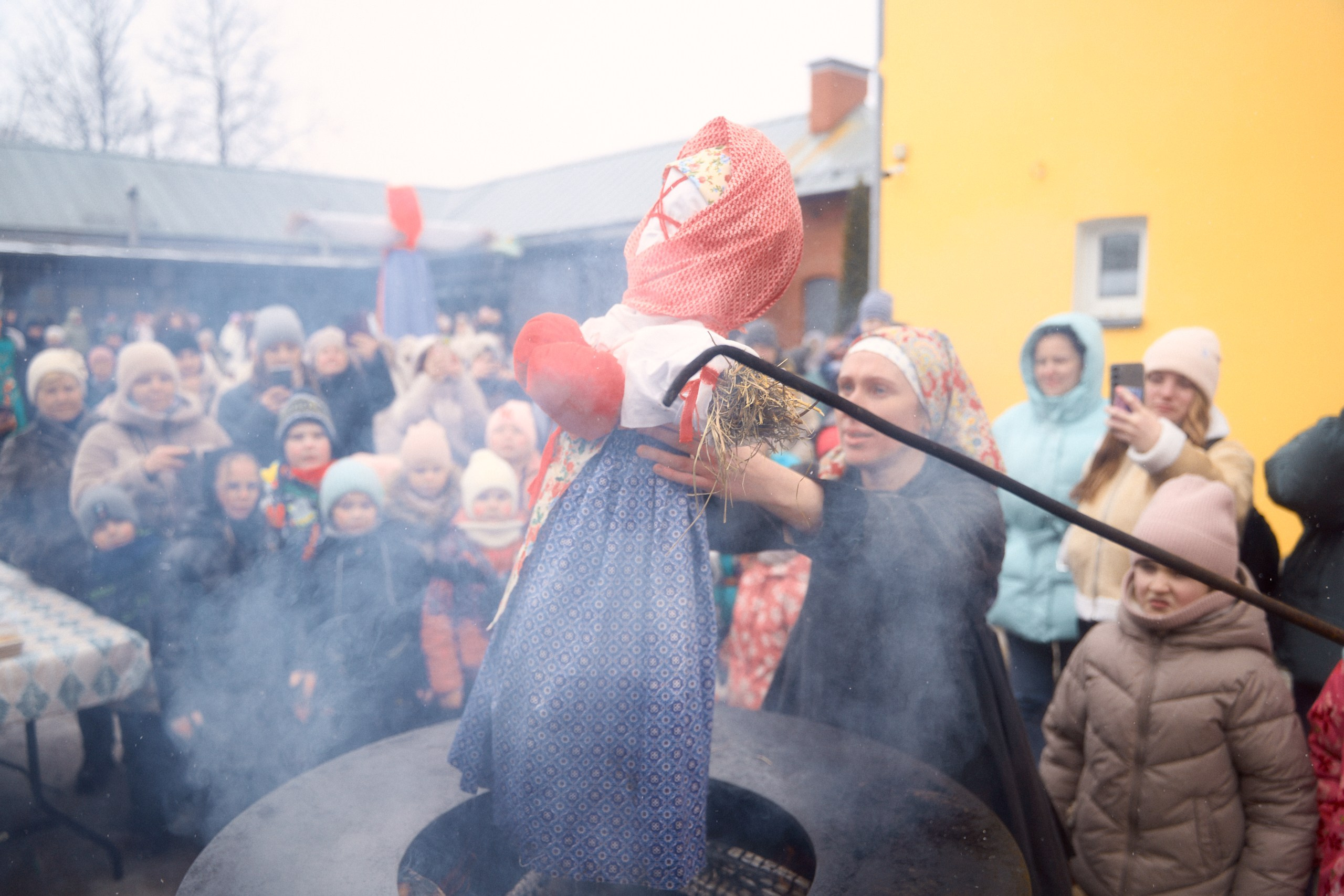 Масленица в Торжке 2 марта 2025 во дворе оникса