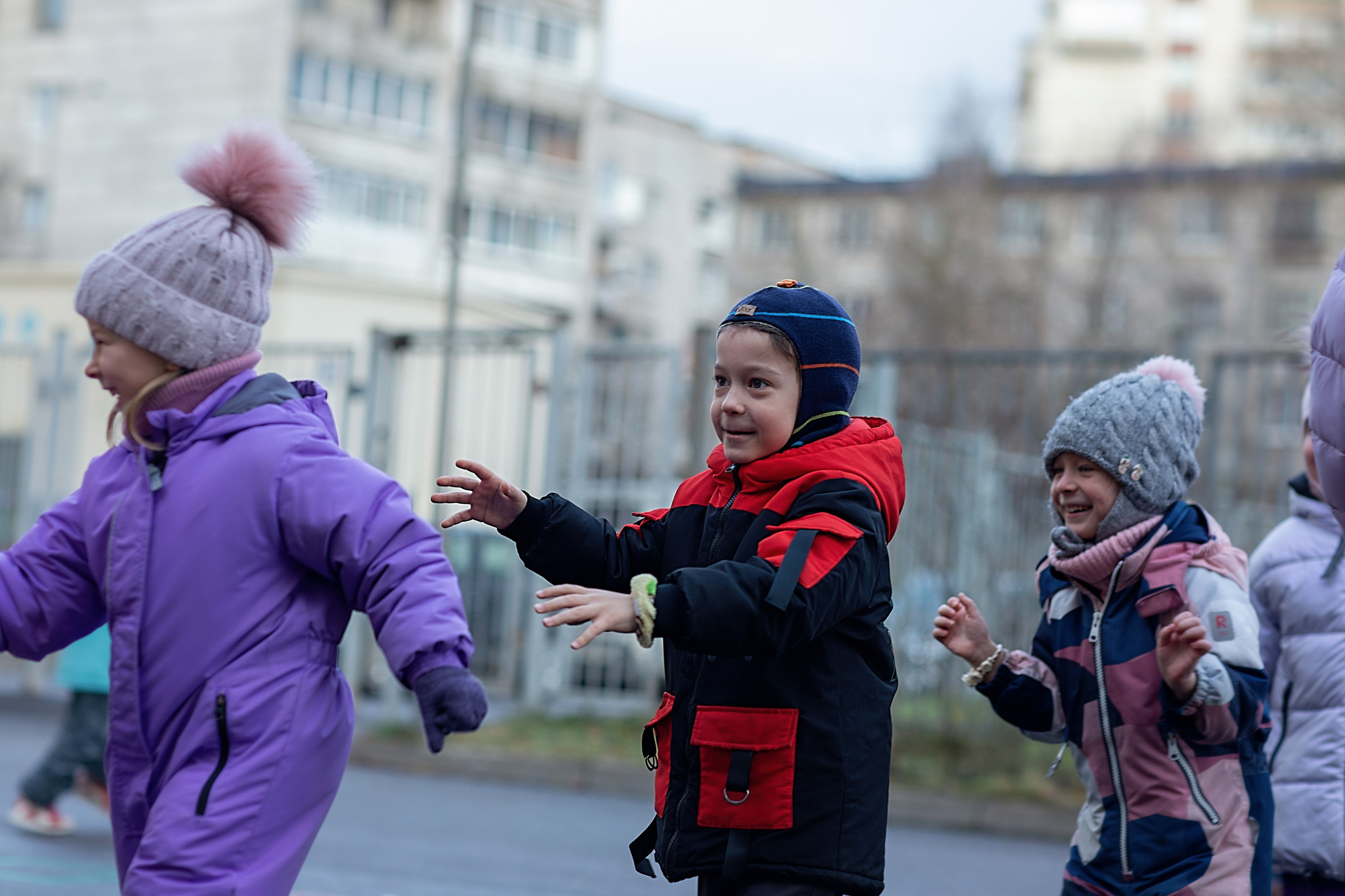 День в саду_ноябрь 2024. Семейный фотограф в Санкт-Петербурге