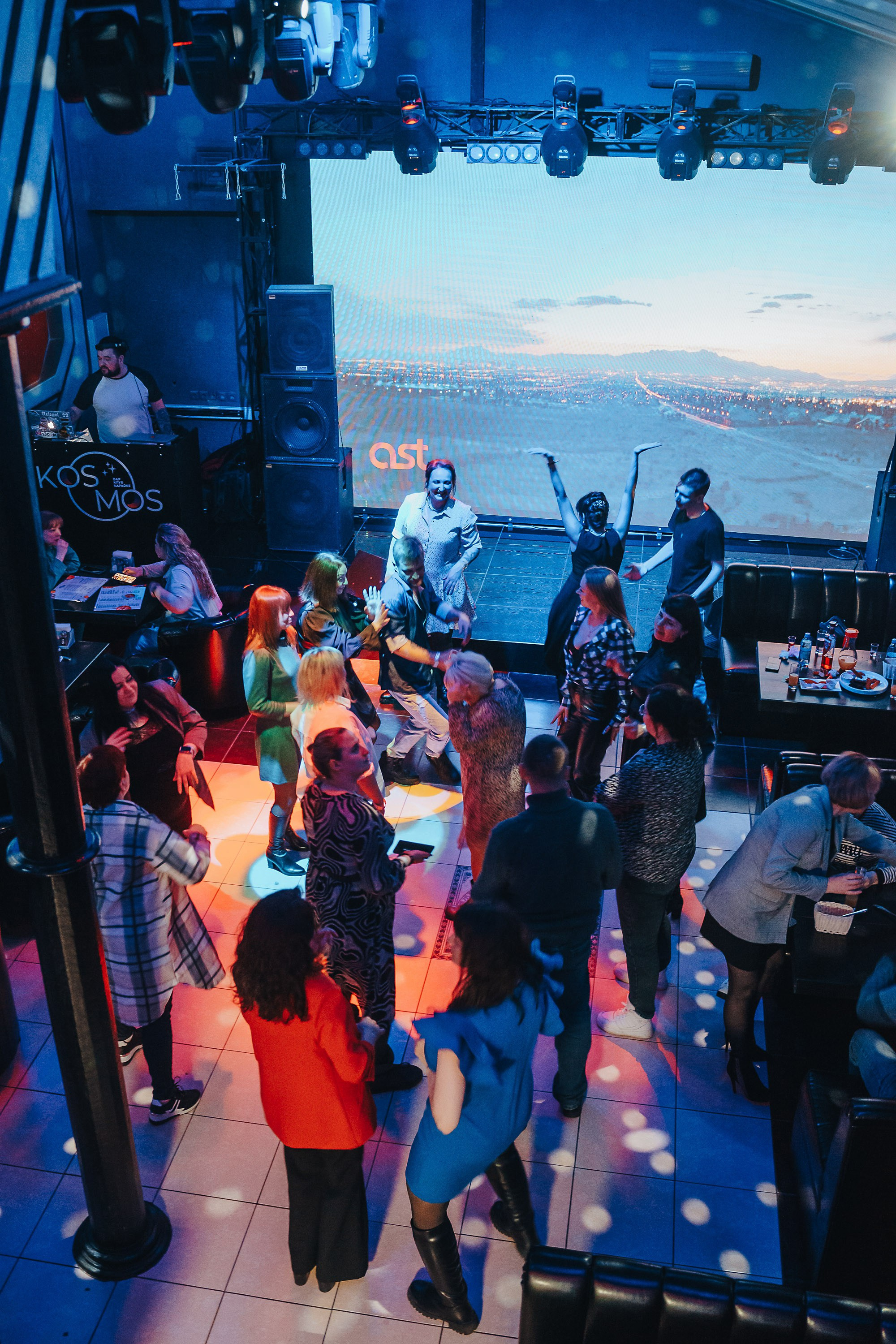 KOSMOS. Репортажный (Event) фотограф в Барнауле | Даниил Маркин | Качество и вайб