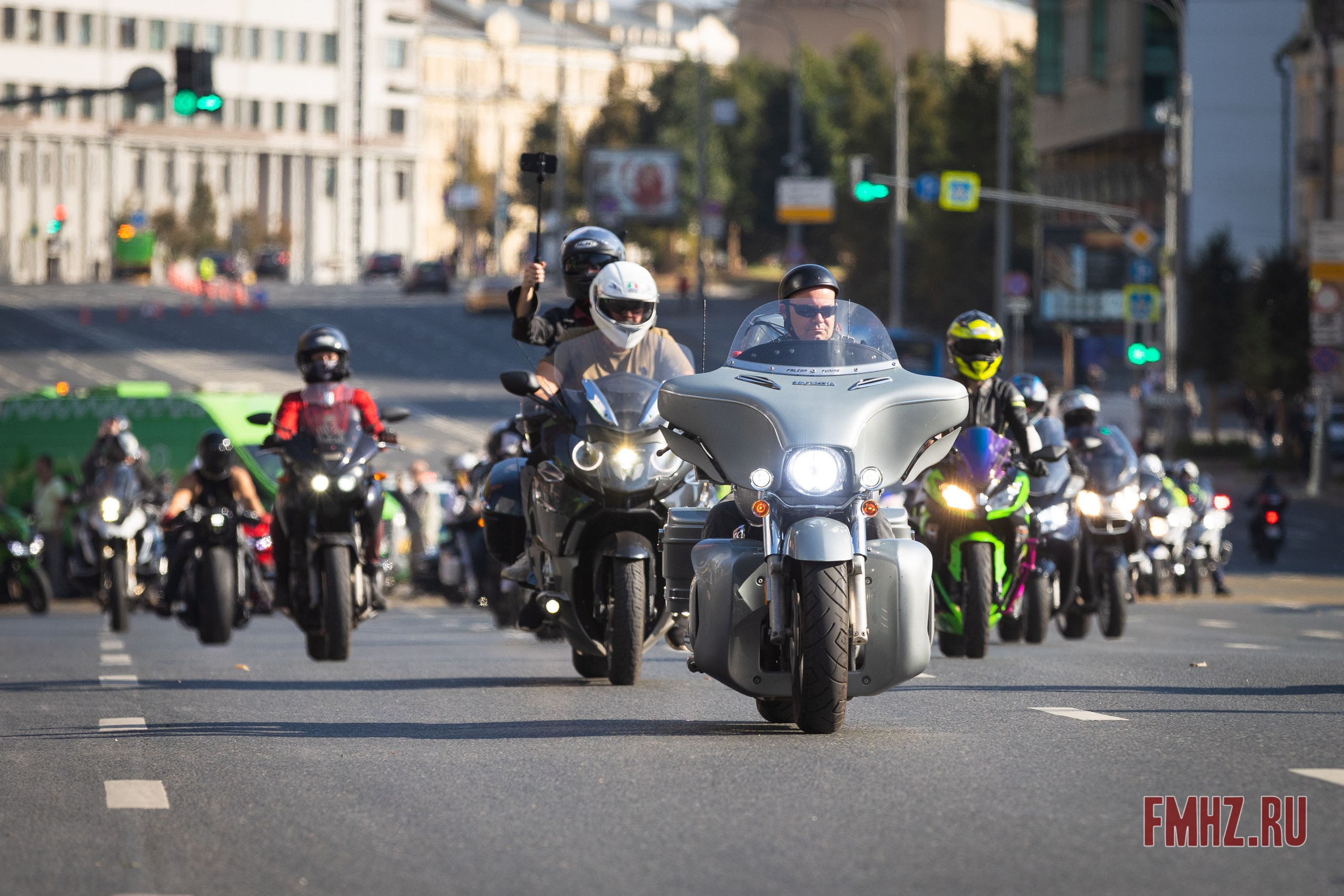 Закрытие Мотосезона 2023 на проспекте Академика Сахарова. Фотограф Владимир Охрименко