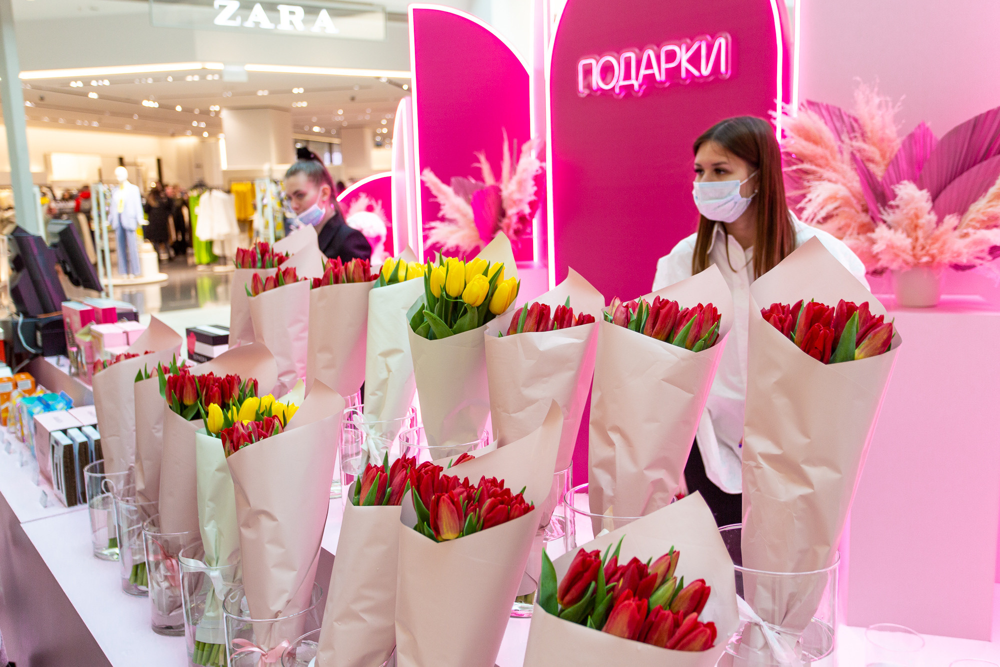 Гендерные праздники в ТРЦ Метрополис. Коммерческий фотограф Ксения Есина