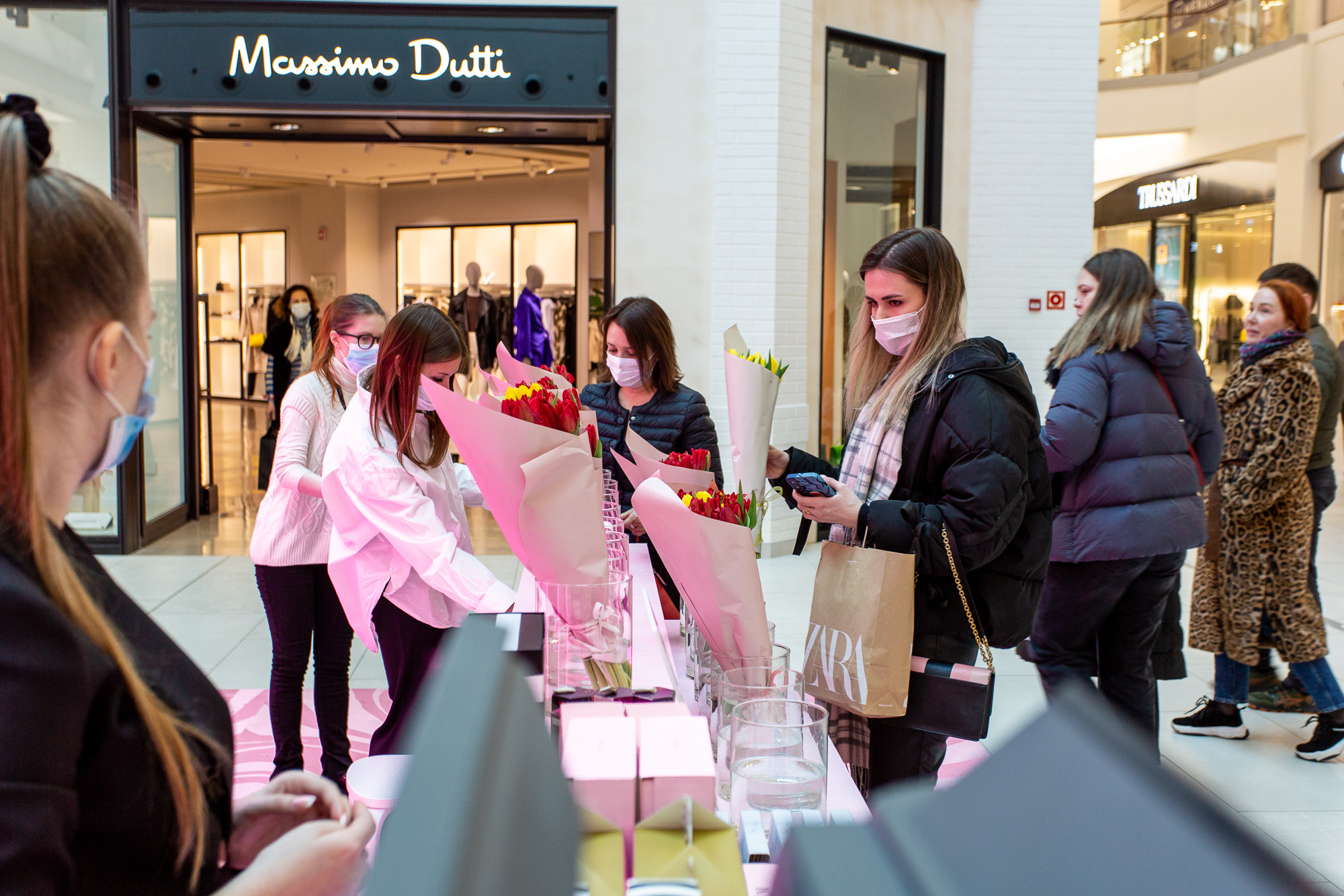 Гендерные праздники в ТРЦ Метрополис. Коммерческий фотограф Ксения Есина