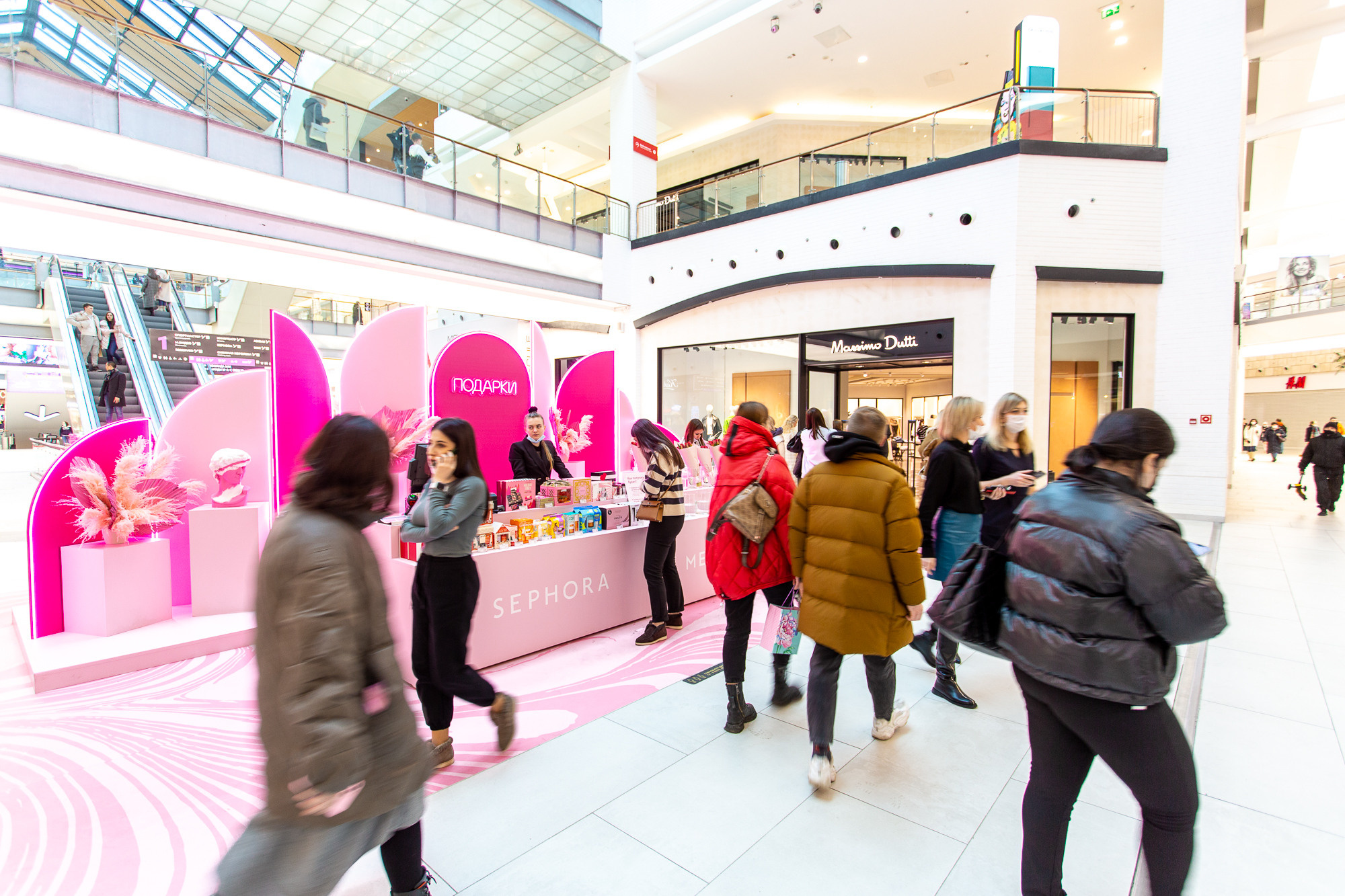 Гендерные праздники в ТРЦ Метрополис. Коммерческий фотограф Ксения Есина