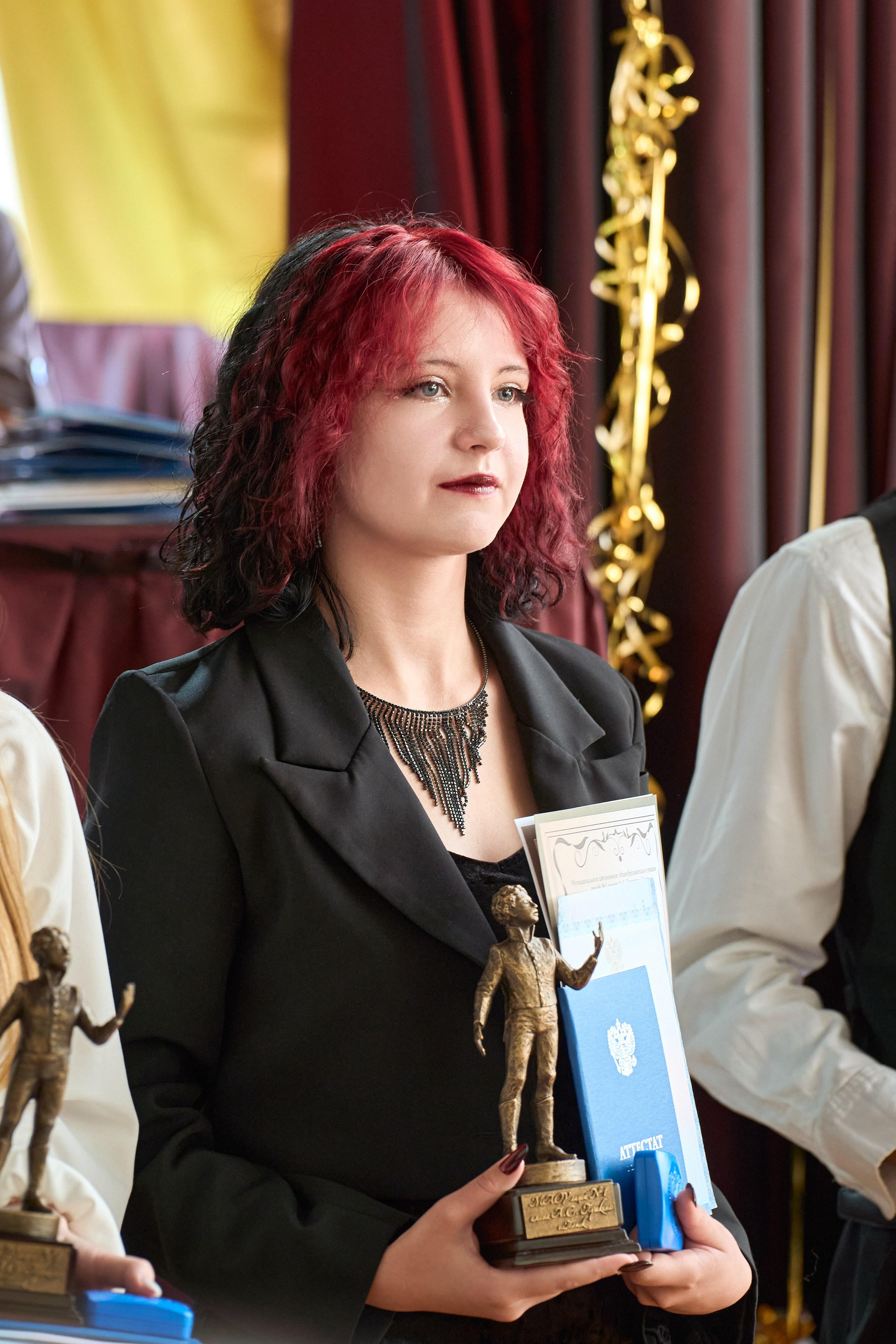 Вручение аттестатов 11 класс. Репортажный и портретный фотограф в Томске Ларионов Артём