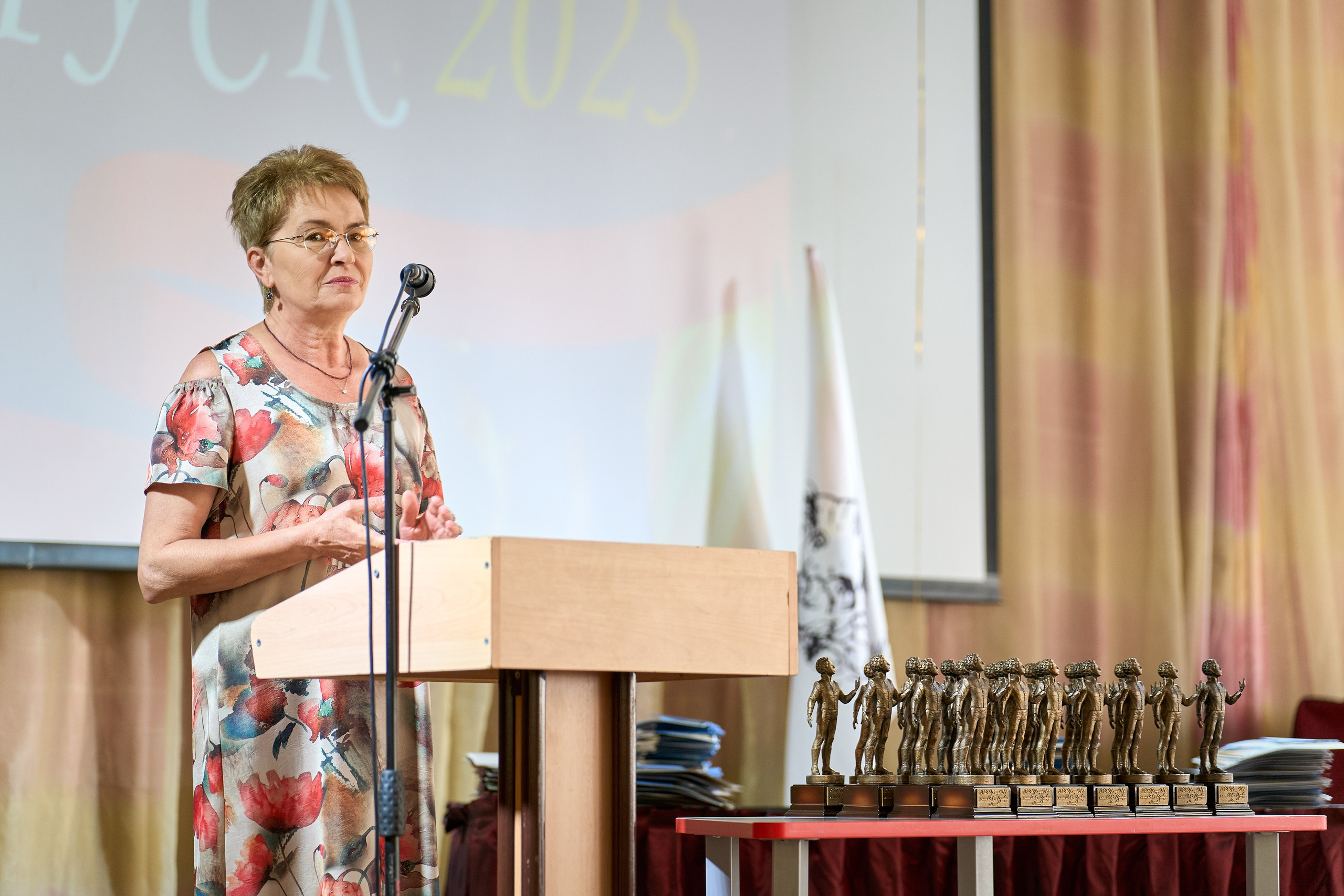 Вручение аттестатов 11 класс. Репортажный и портретный фотограф в Томске Ларионов Артём