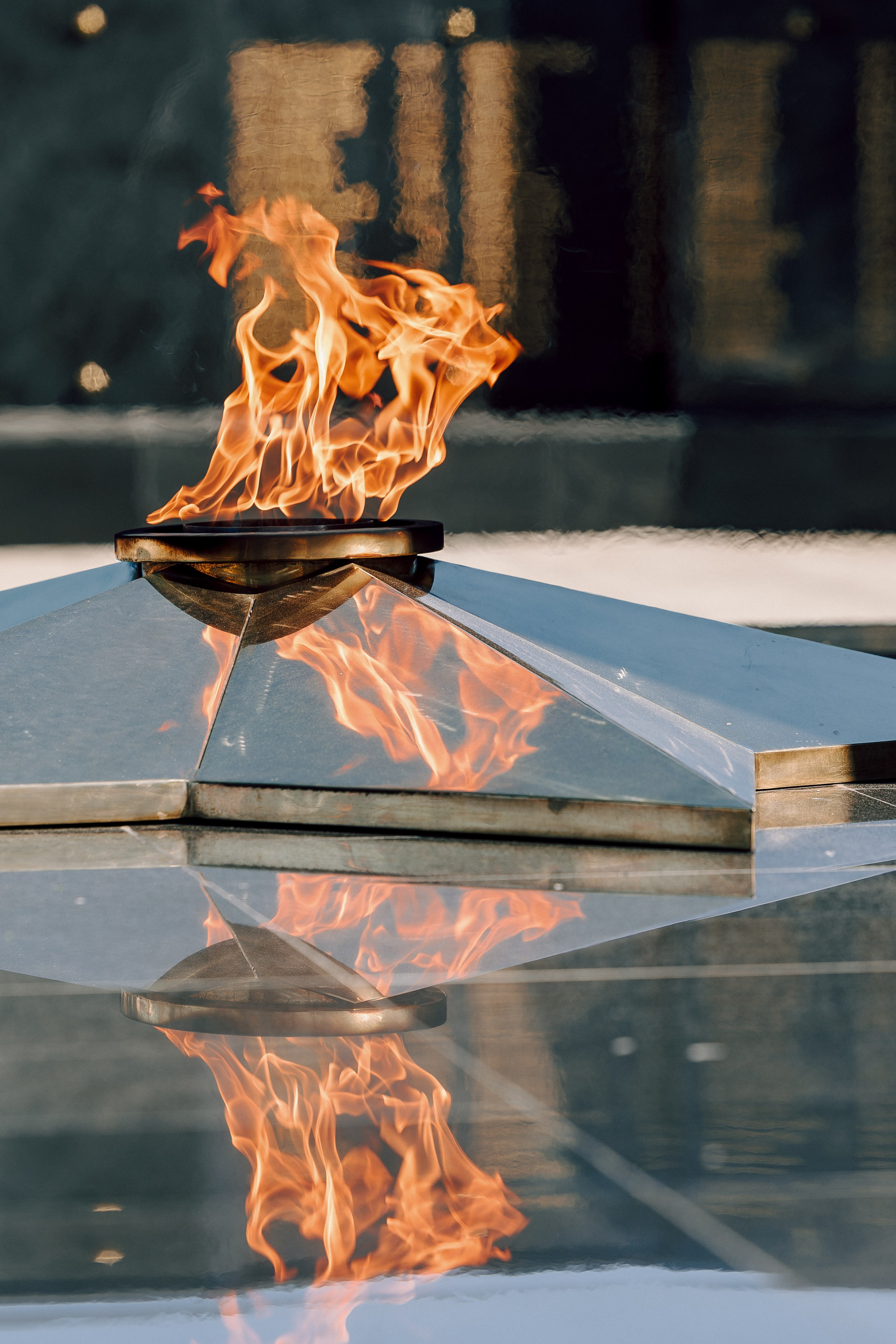 Торжественный митинг, посвящённый открытию Мемориала Славы воинам-новотрубникам. Лёшка Варзегов — фотограф