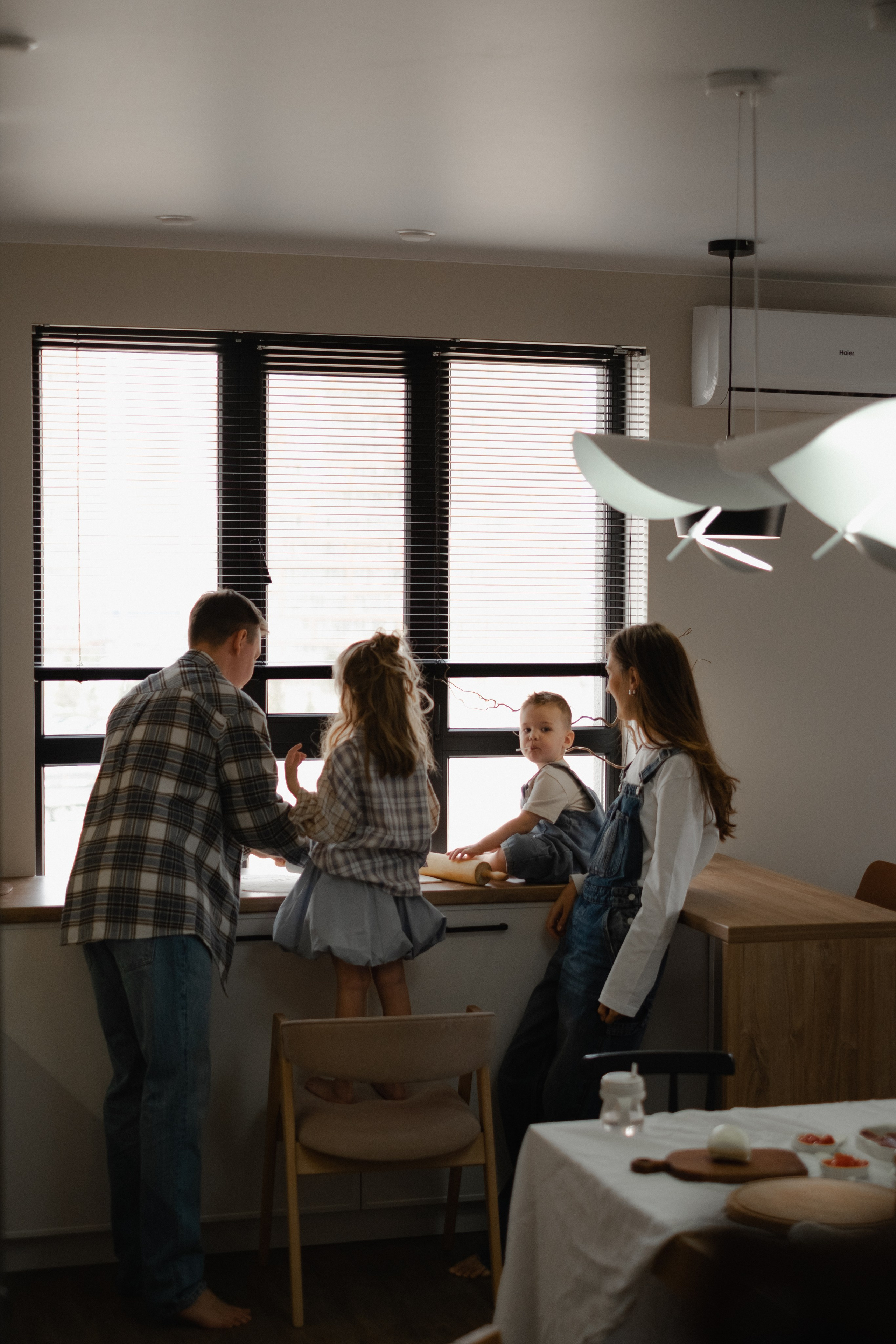 Элла, Кирилл, Алиса и Даниил | домашняя съемка. Фотограф в Новосибирске Диана Ильиных