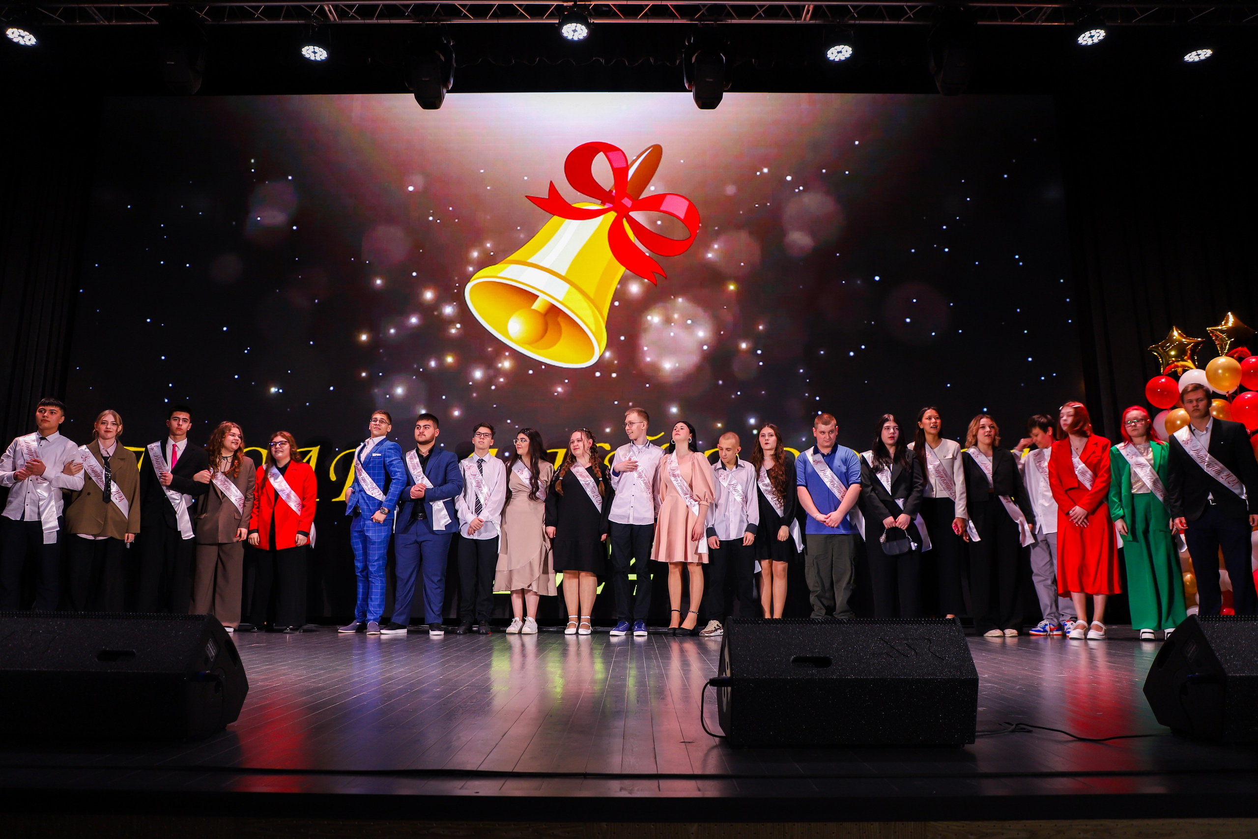 Последние звонки в школе. K-pop (и не только) фотограф в Москве Светлана Полякова