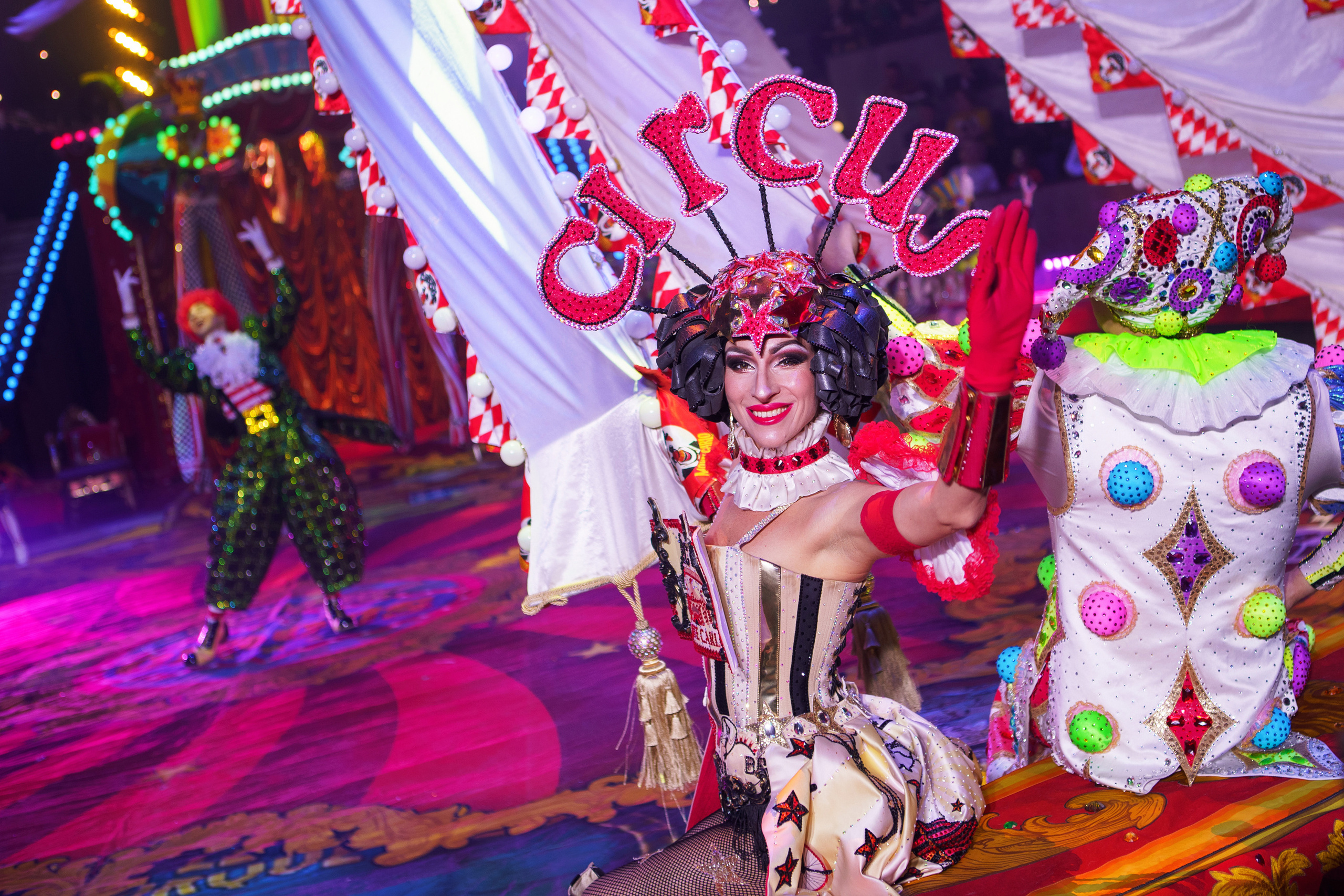 Грандиозный «БУРЛЕСК» Гии Эрадзе ВПЕРВЫЕ в Новосибирском цирке!. Фотомастерская Воробьевых