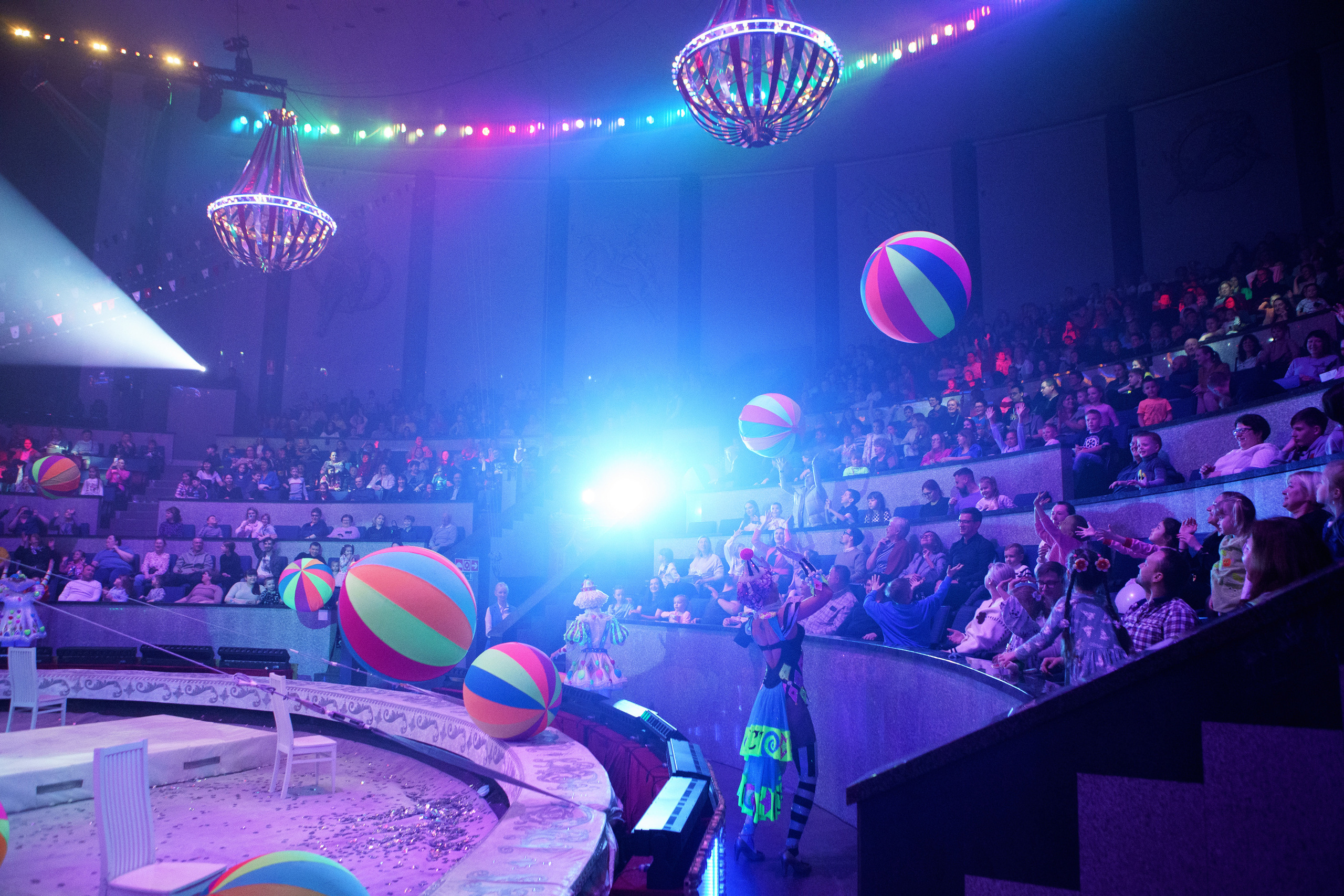 Грандиозный «БУРЛЕСК» Гии Эрадзе ВПЕРВЫЕ в Новосибирском цирке!. Фотомастерская Воробьевых